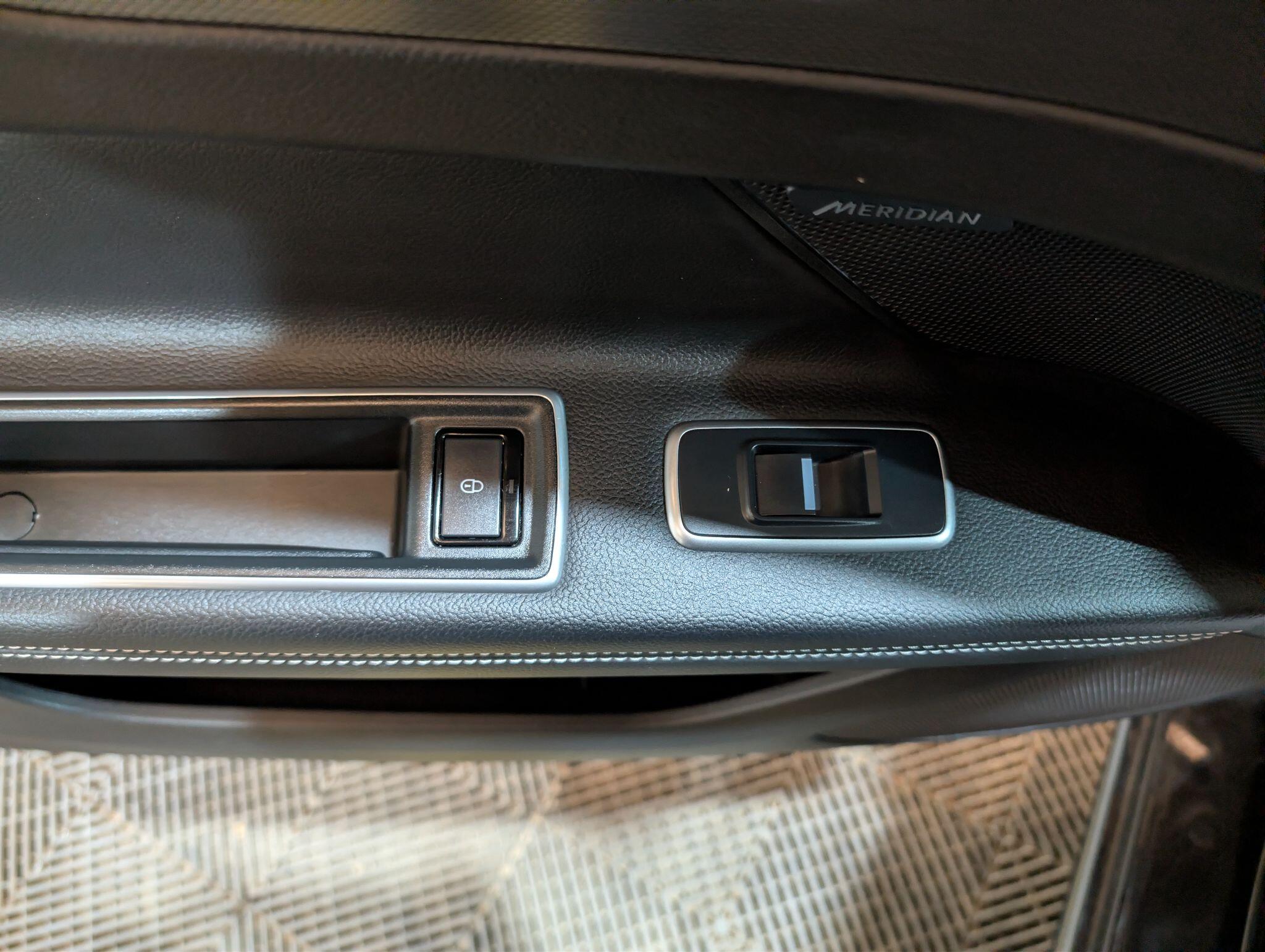 Jaguar XF view 76