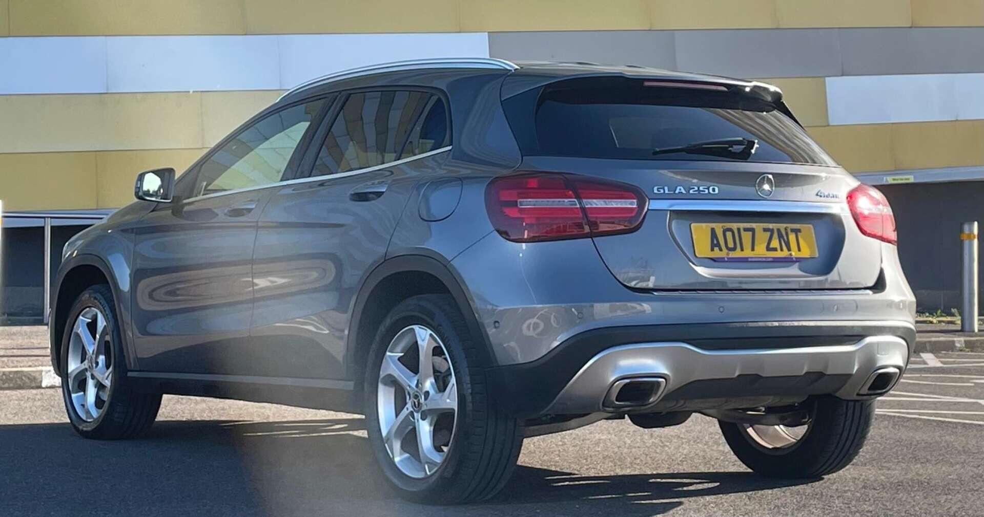 Mercedes-Benz Gla view 18