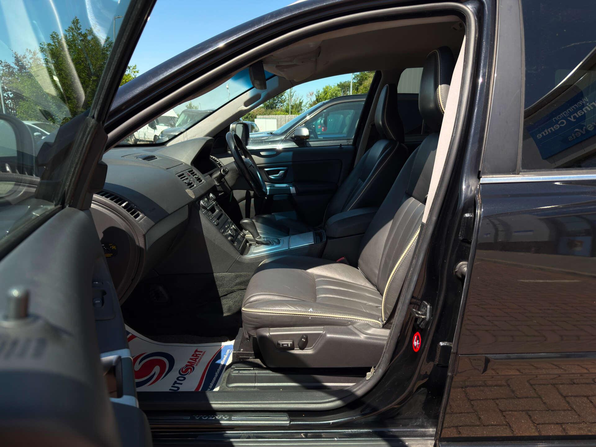 Volvo XC90 view 43