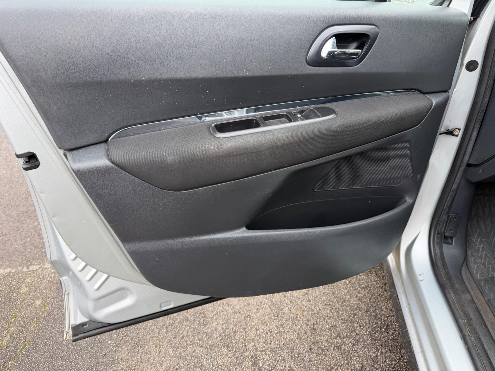 2010 Peugeot 3008 image 36