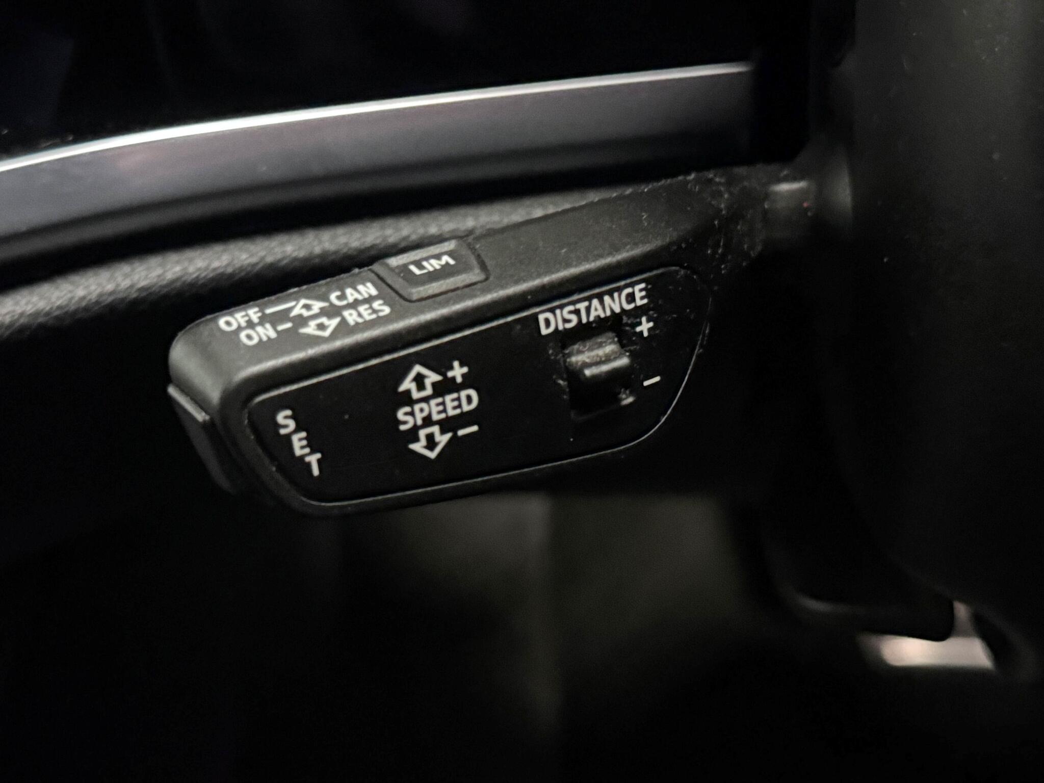 Audi Q3 view 17
