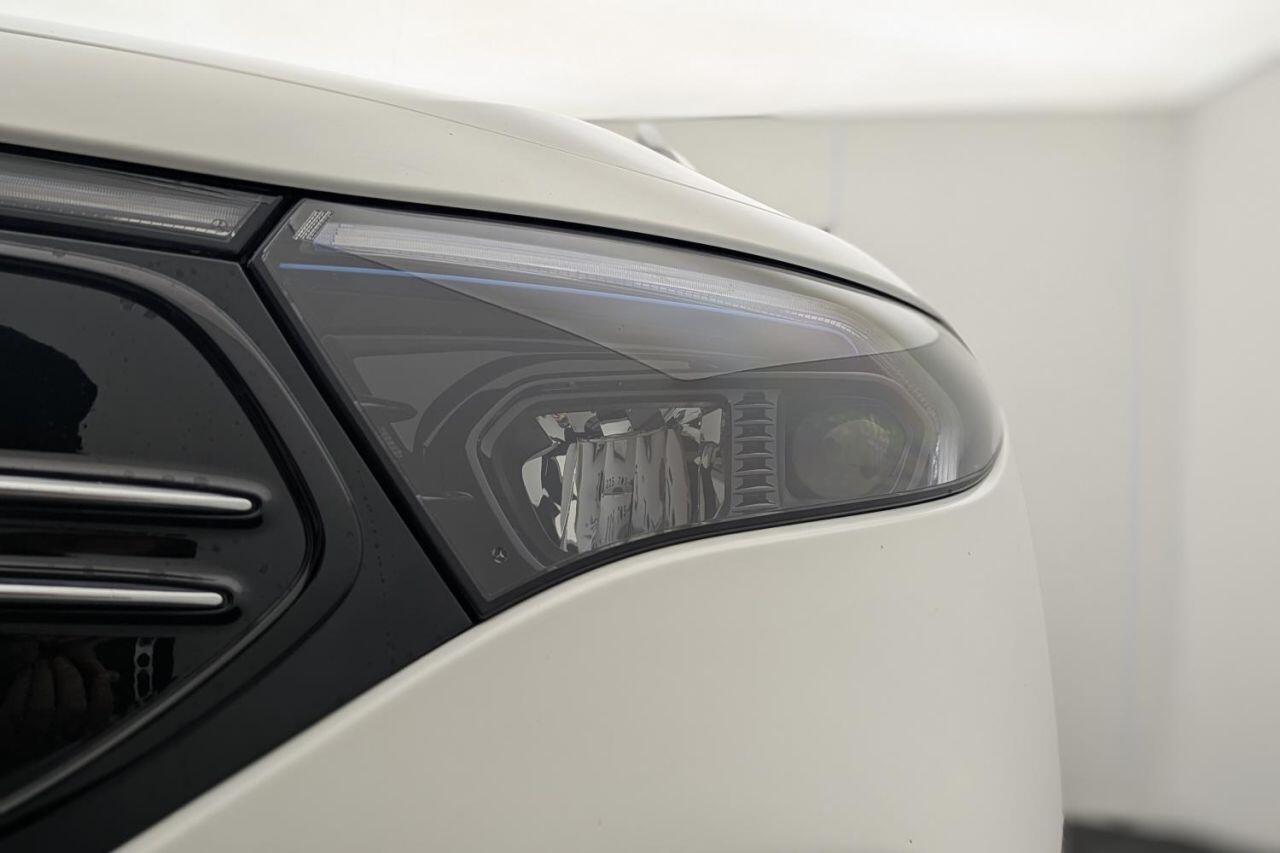 Mercedes-Benz Eqb view 53