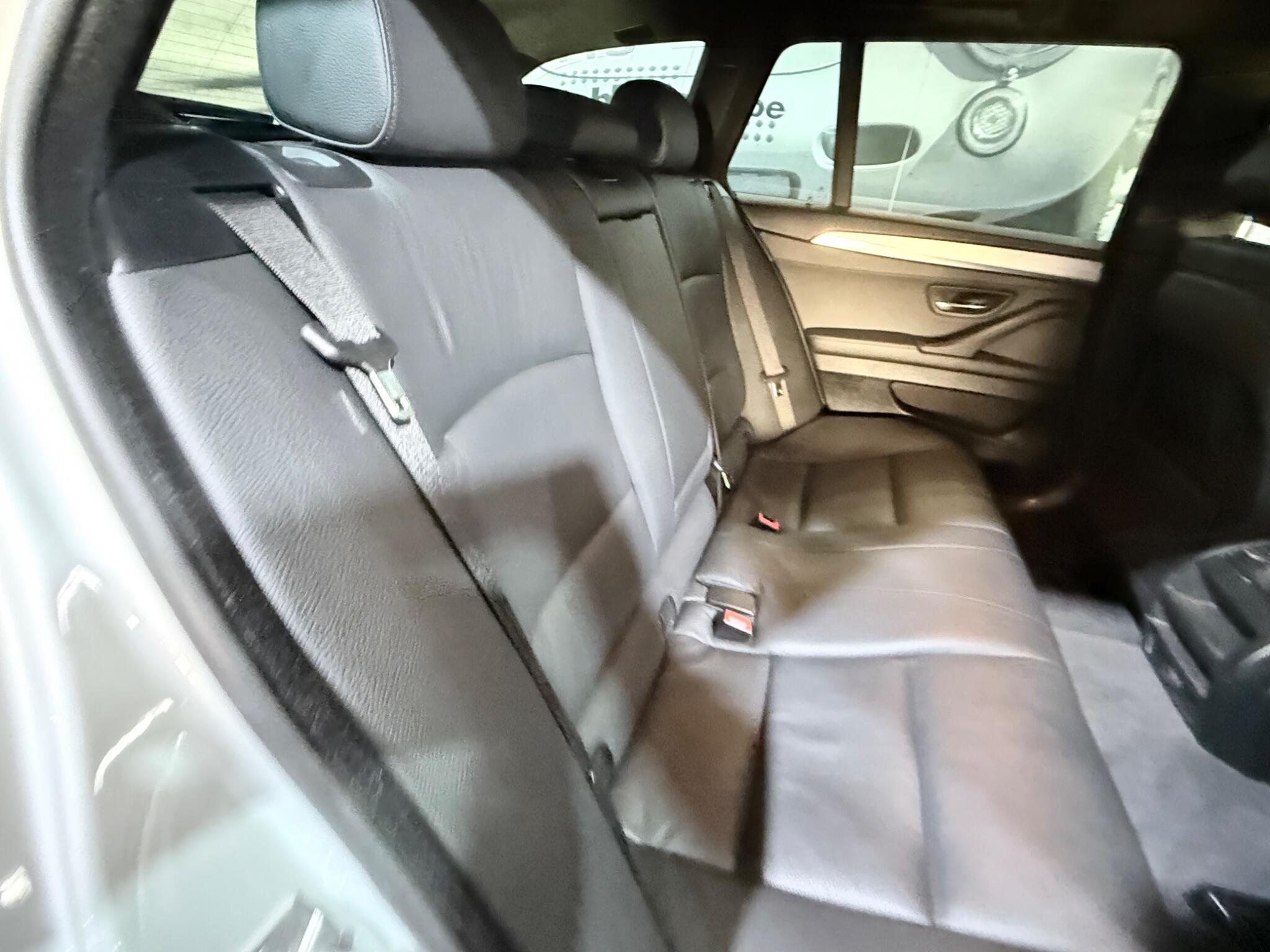 BMW 5 Series view 17