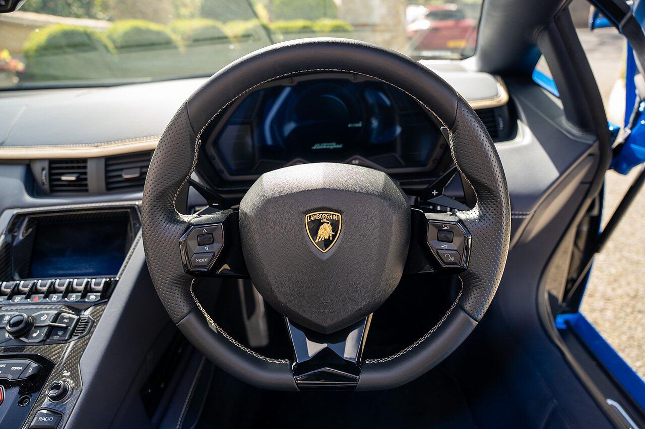 Lamborghini Aventador view 81