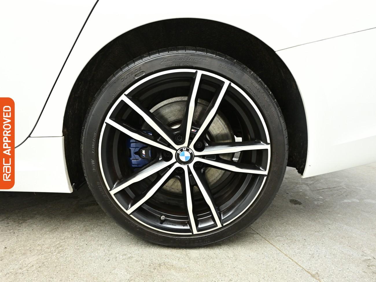 BMW 3 Series view 28