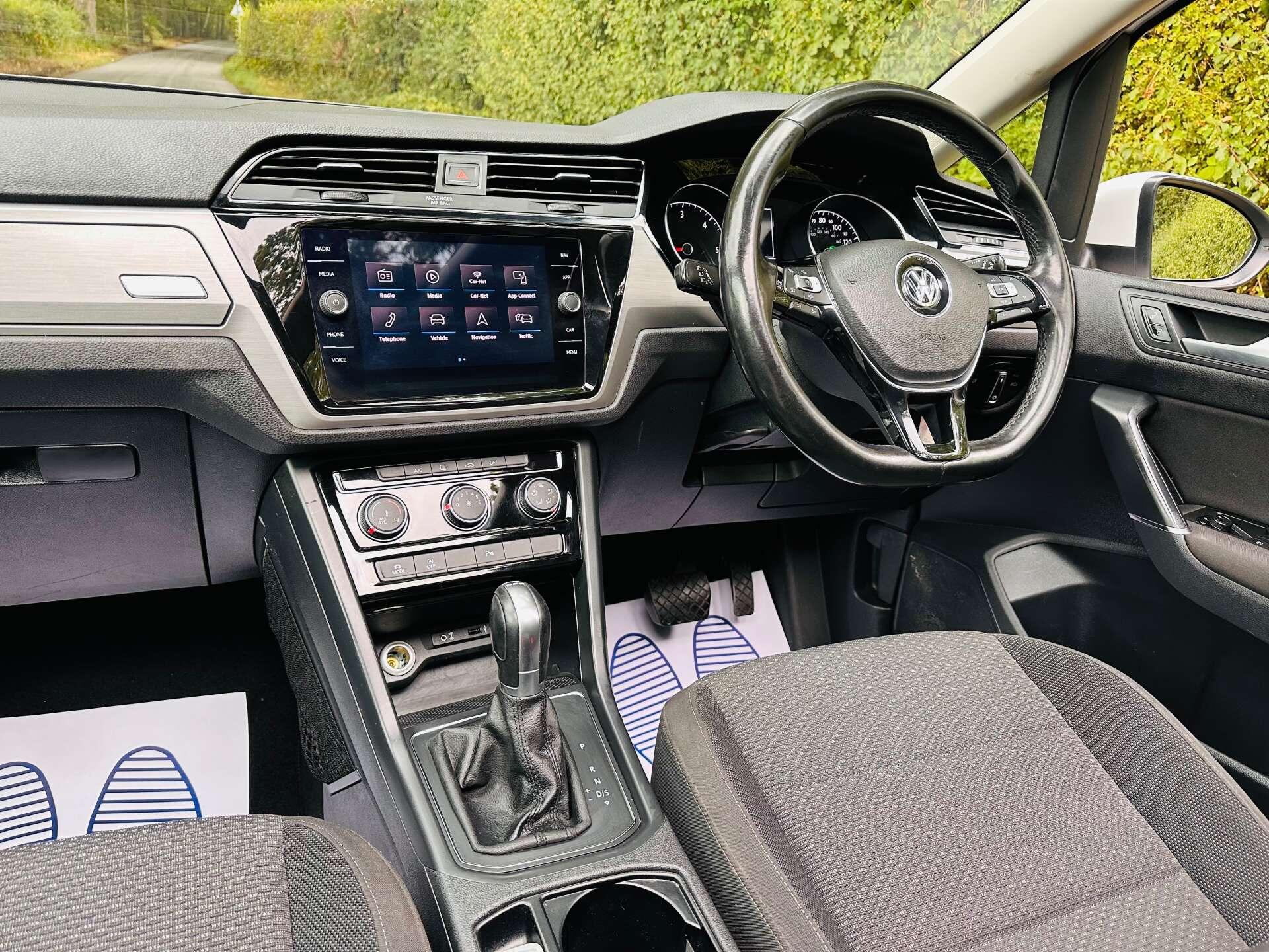 Volkswagen Touran view 7