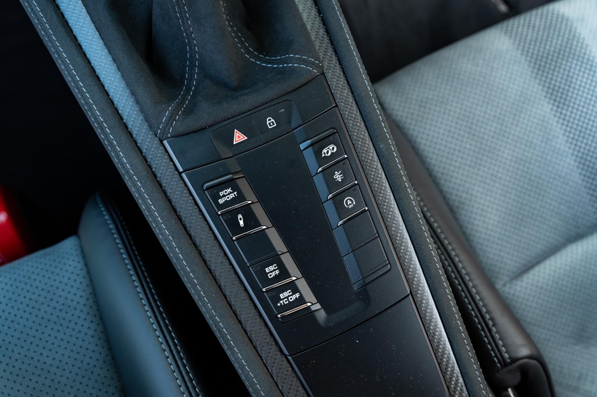Porsche Cayman view 13