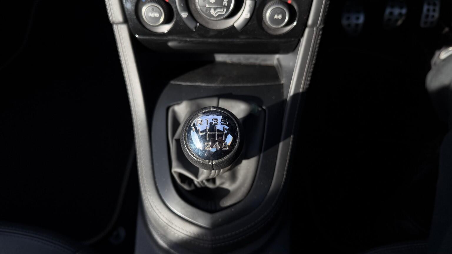 Peugeot RCZ view 25