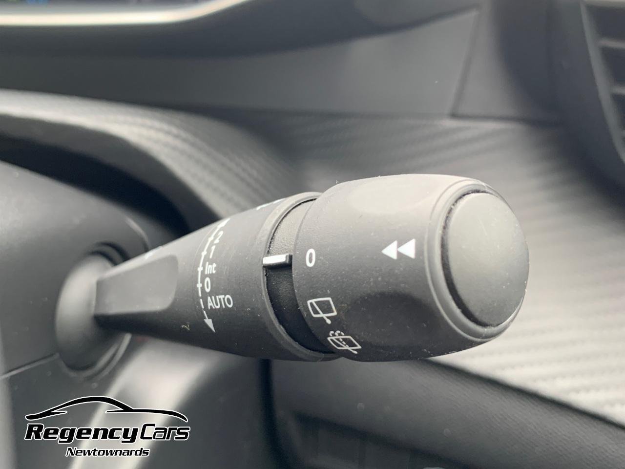 Peugeot 208 view 19