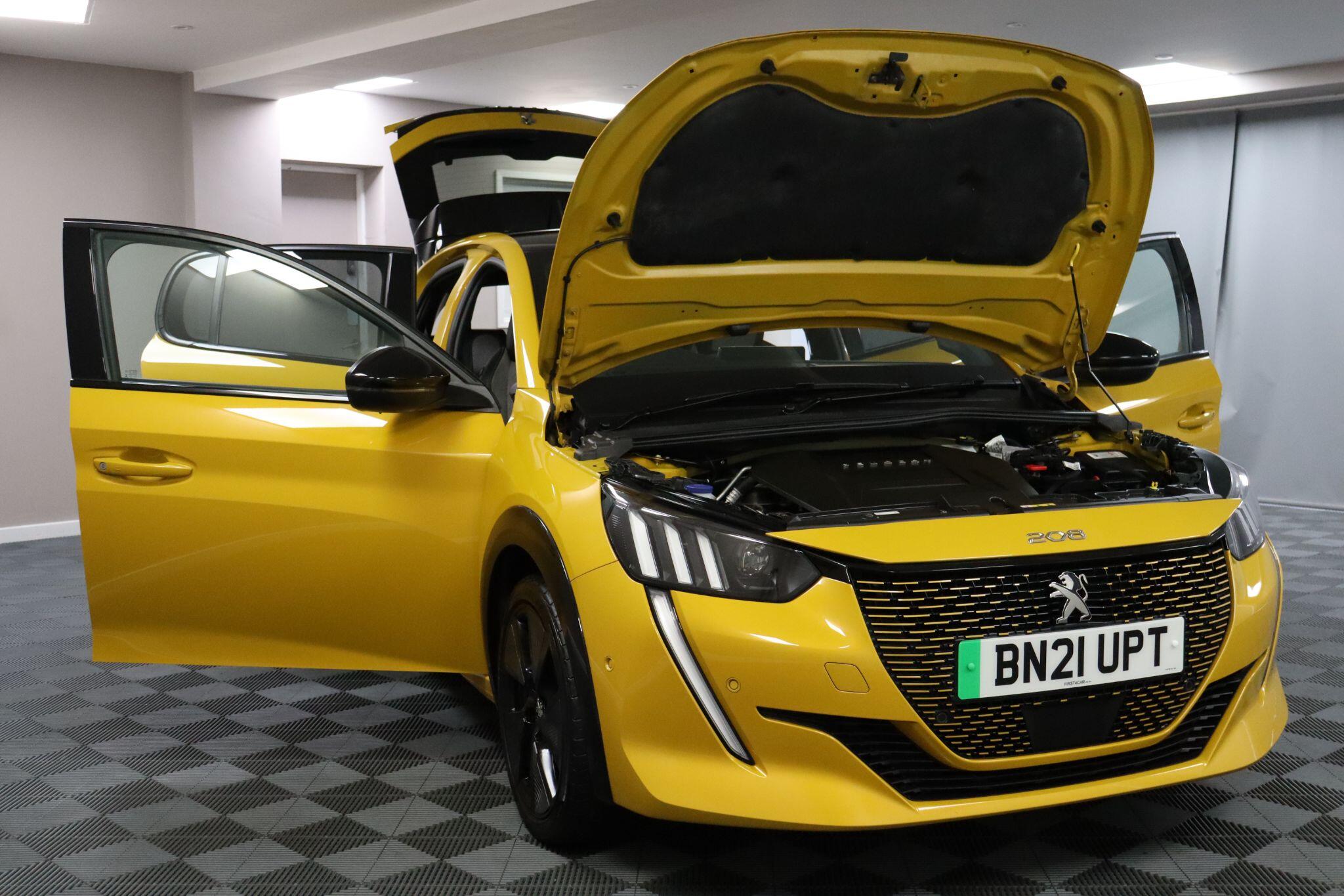 Peugeot E-208 view 16