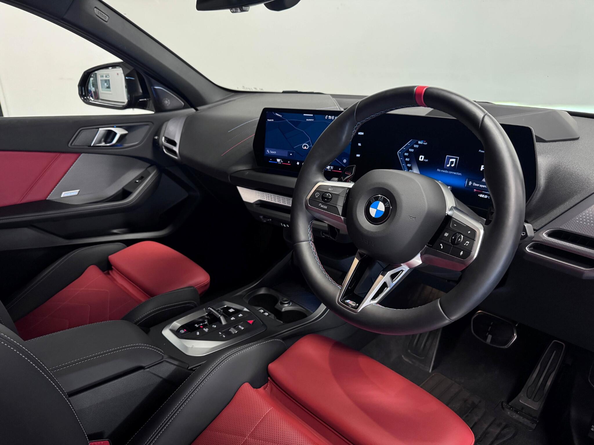 BMW 1 Series view 35