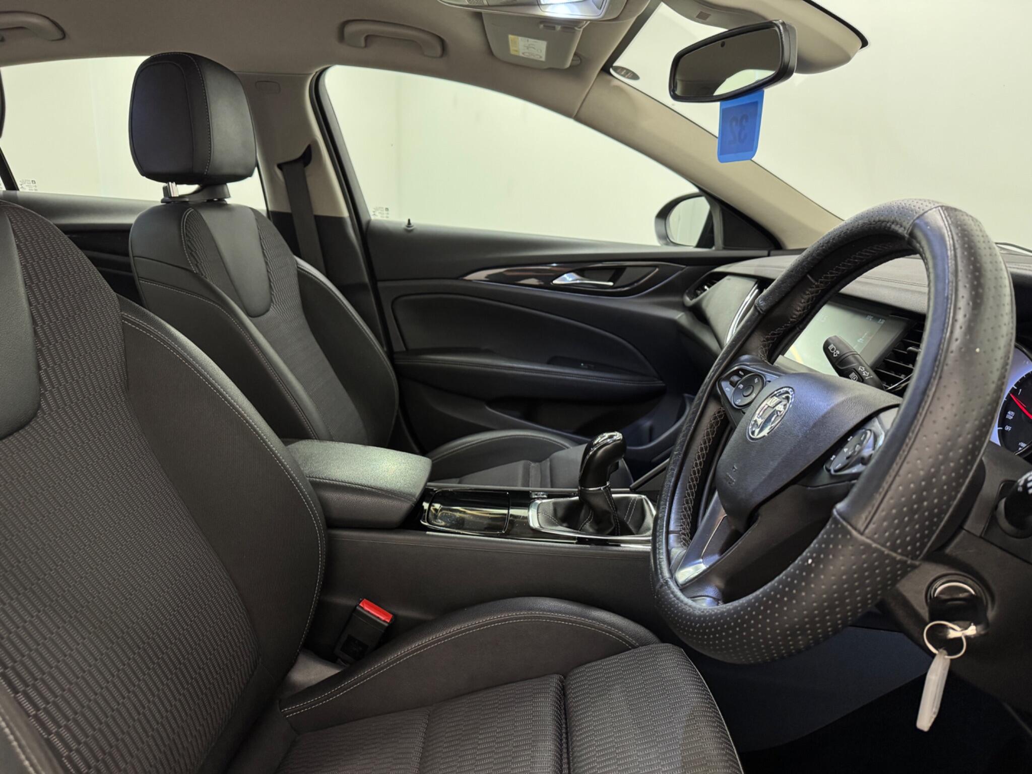 Vauxhall Insignia view 10
