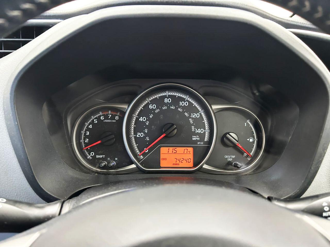 Toyota Yaris view 19