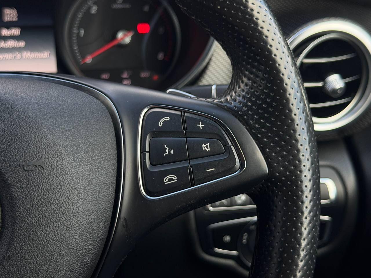 Mercedes-Benz V-Class view 31