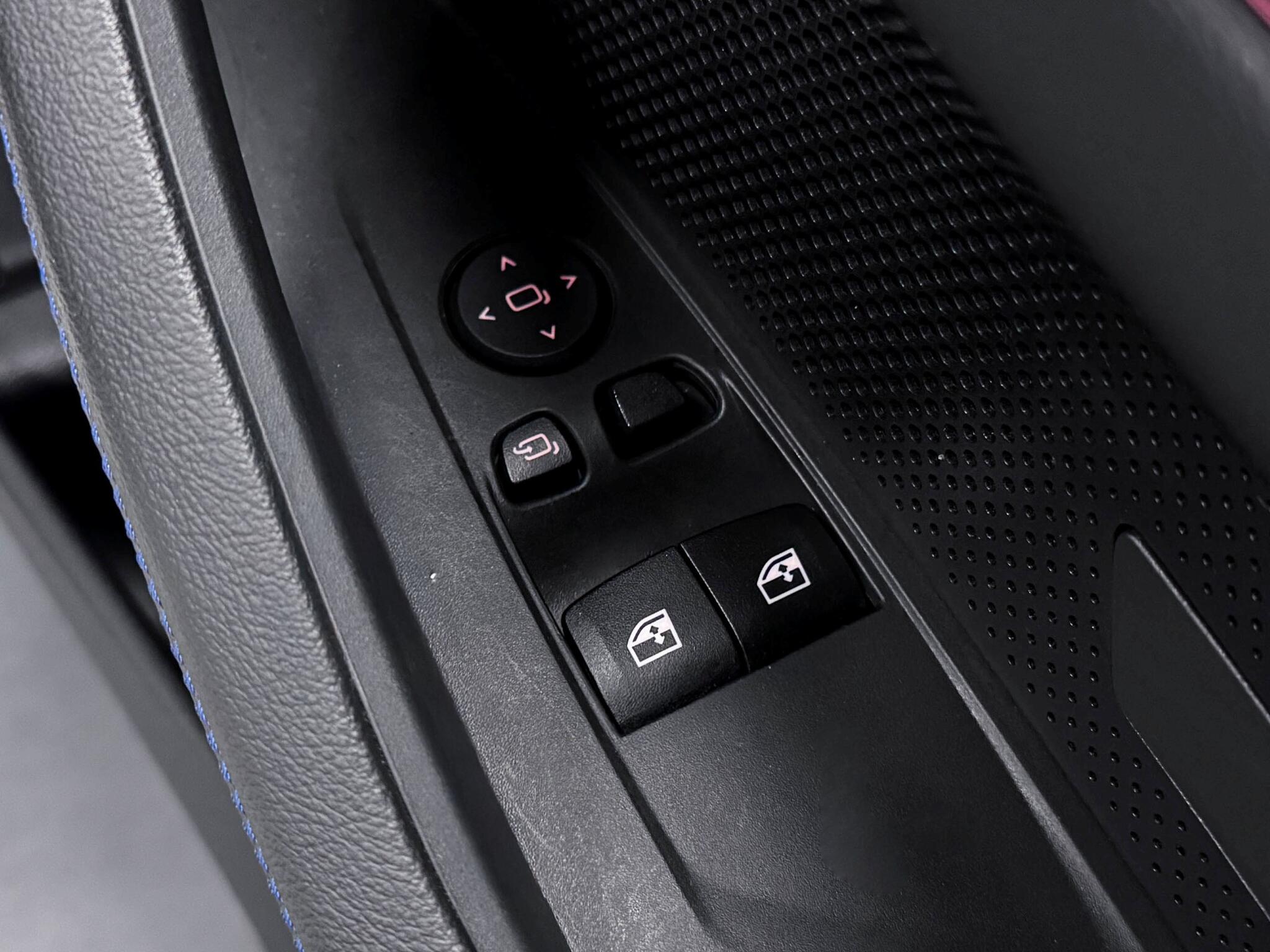 BMW 4 Series view 11