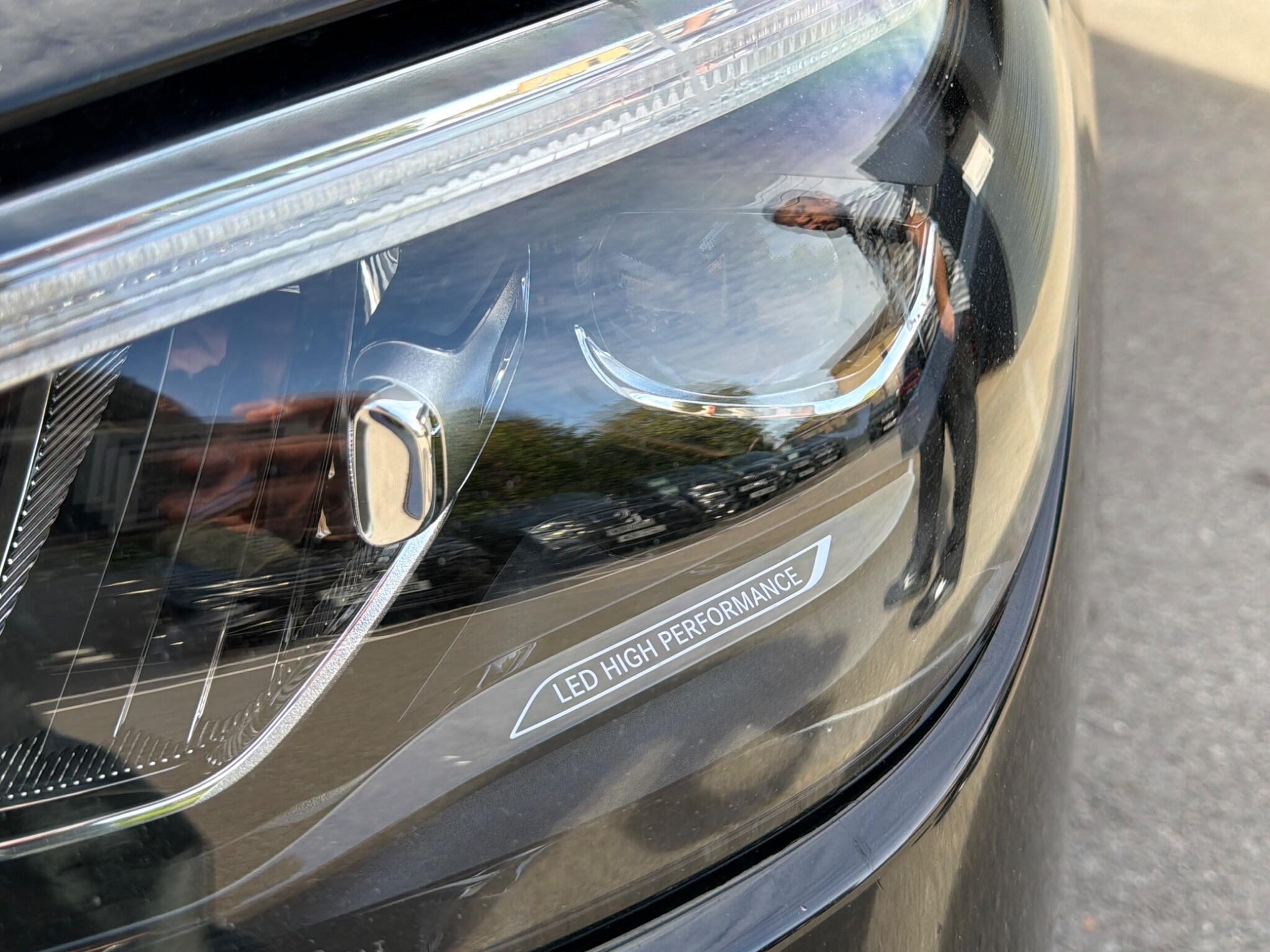 Mercedes-Benz C-Class view 20
