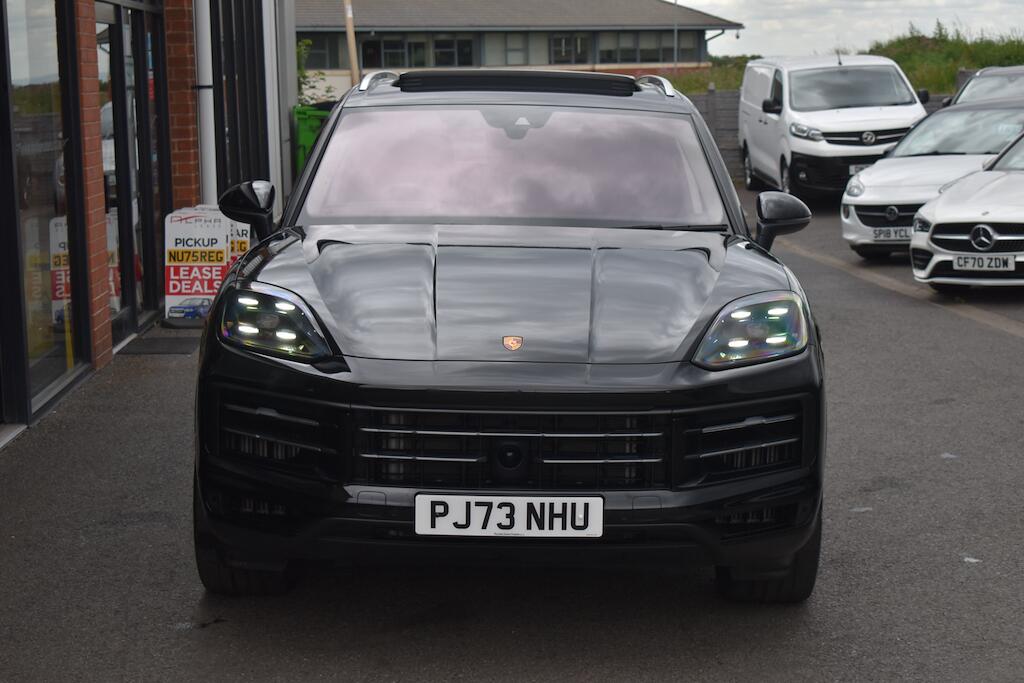 Porsche Cayenne view 3