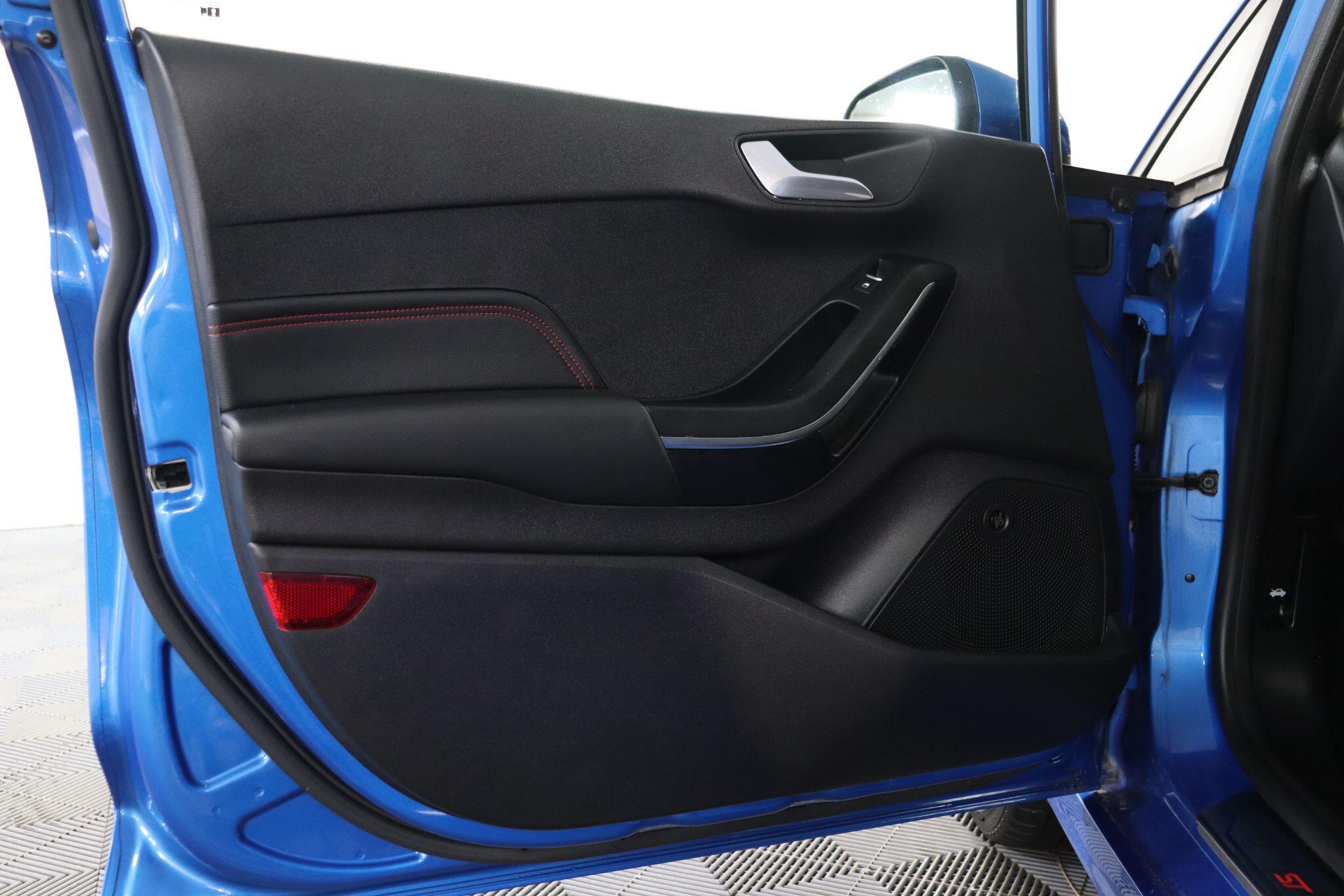 Ford Fiesta view 44