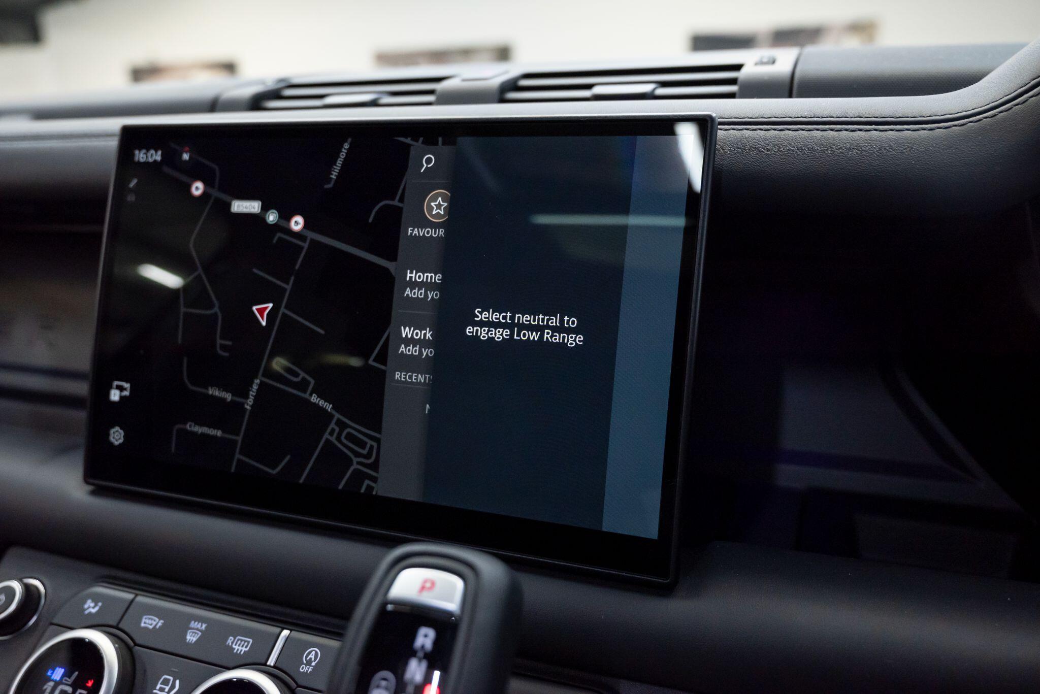 Land Rover Defender view 40