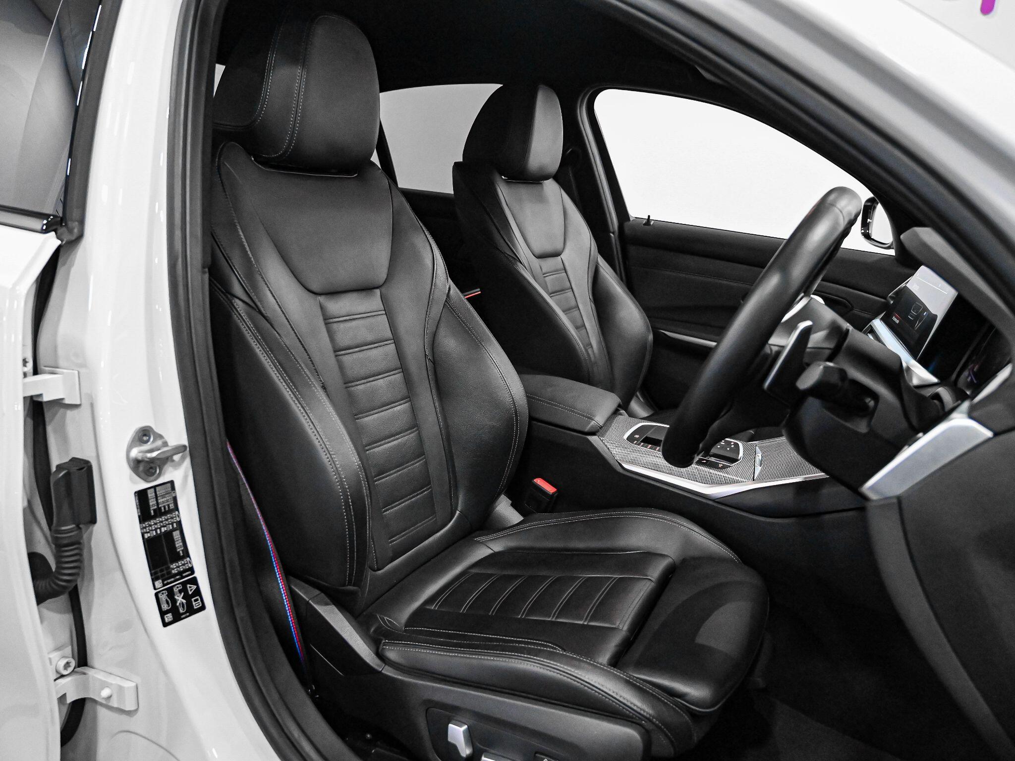 BMW 3 Series view 3