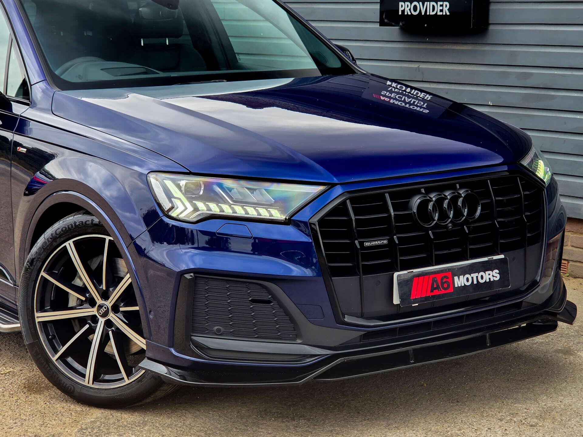 Audi Q7 view 16