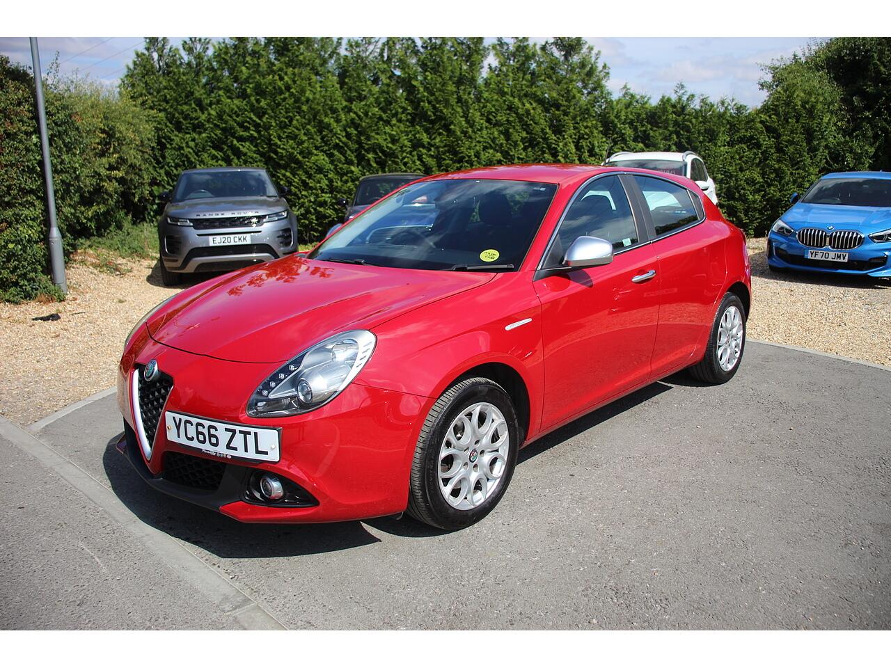 Alfa Romeo Giulietta view 5