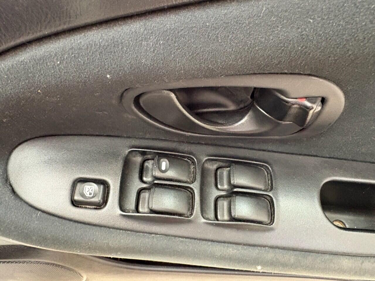 Mitsubishi Lancer view 23