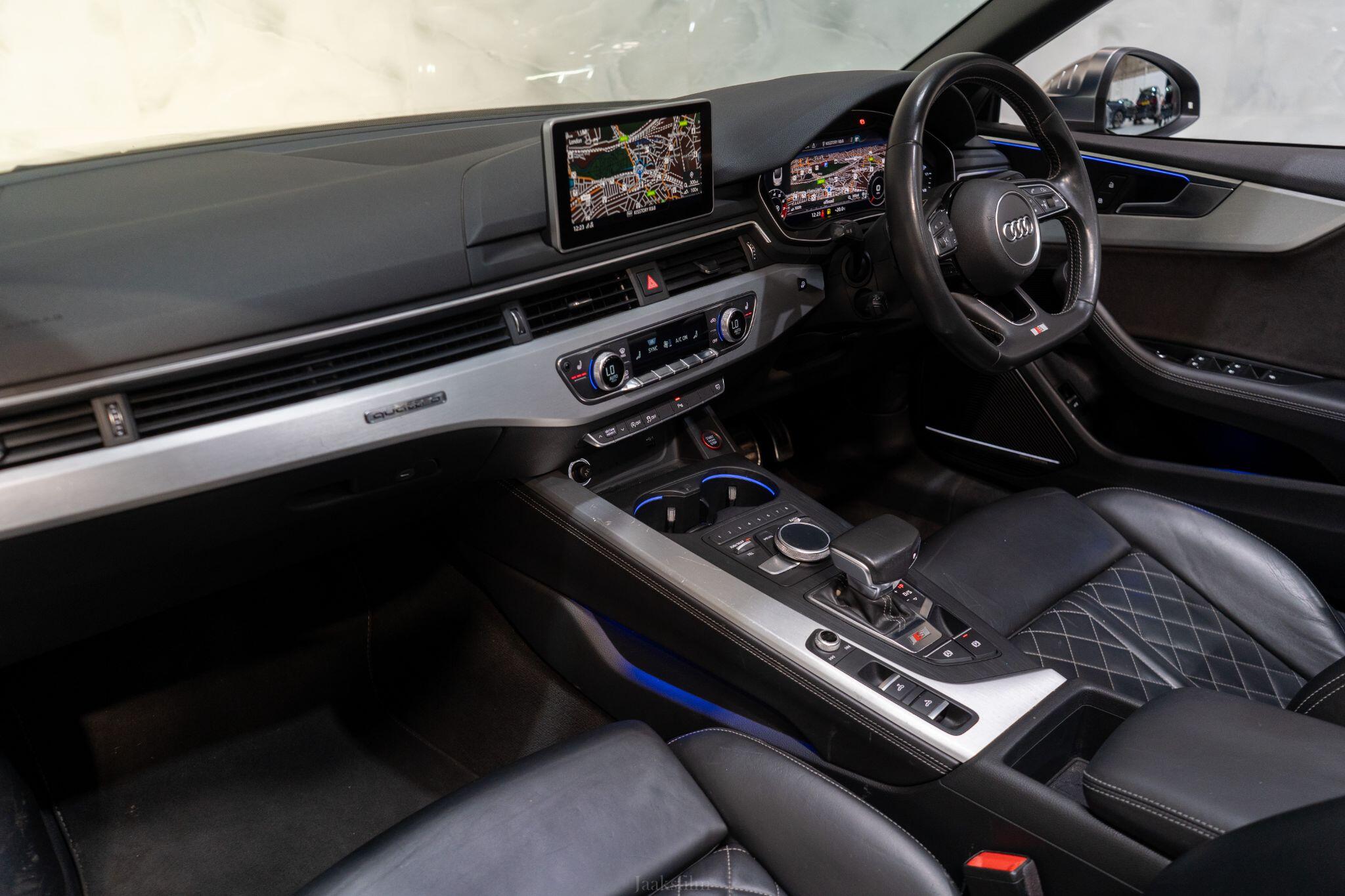Audi S5 view 17