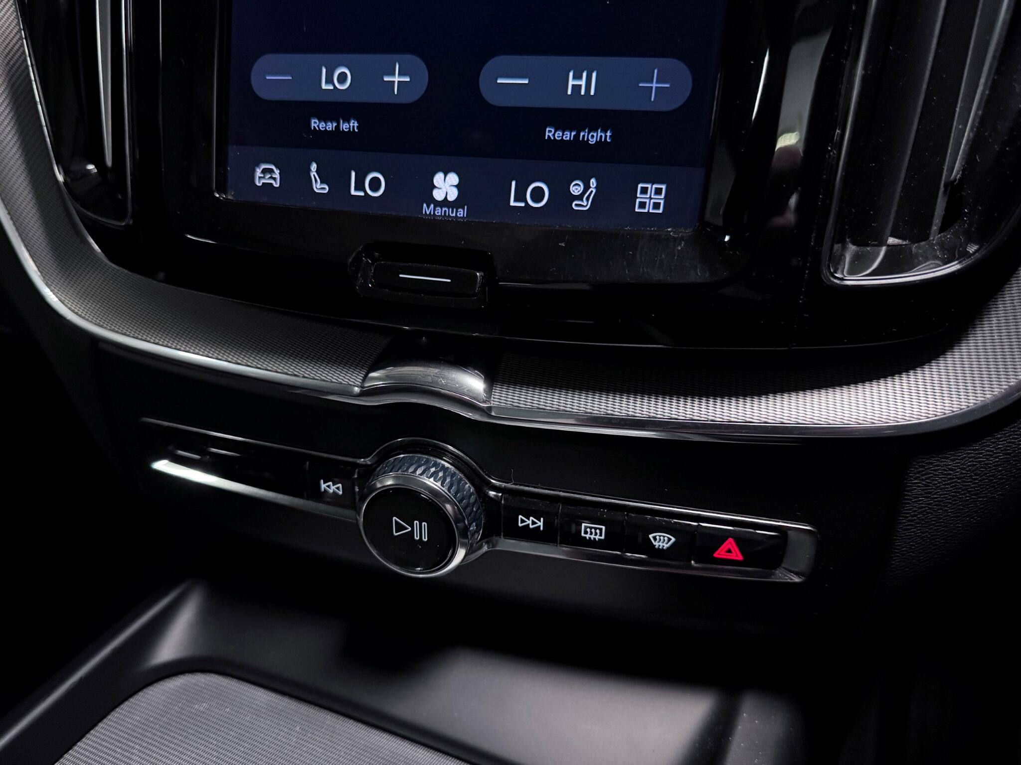 Volvo XC60 view 34