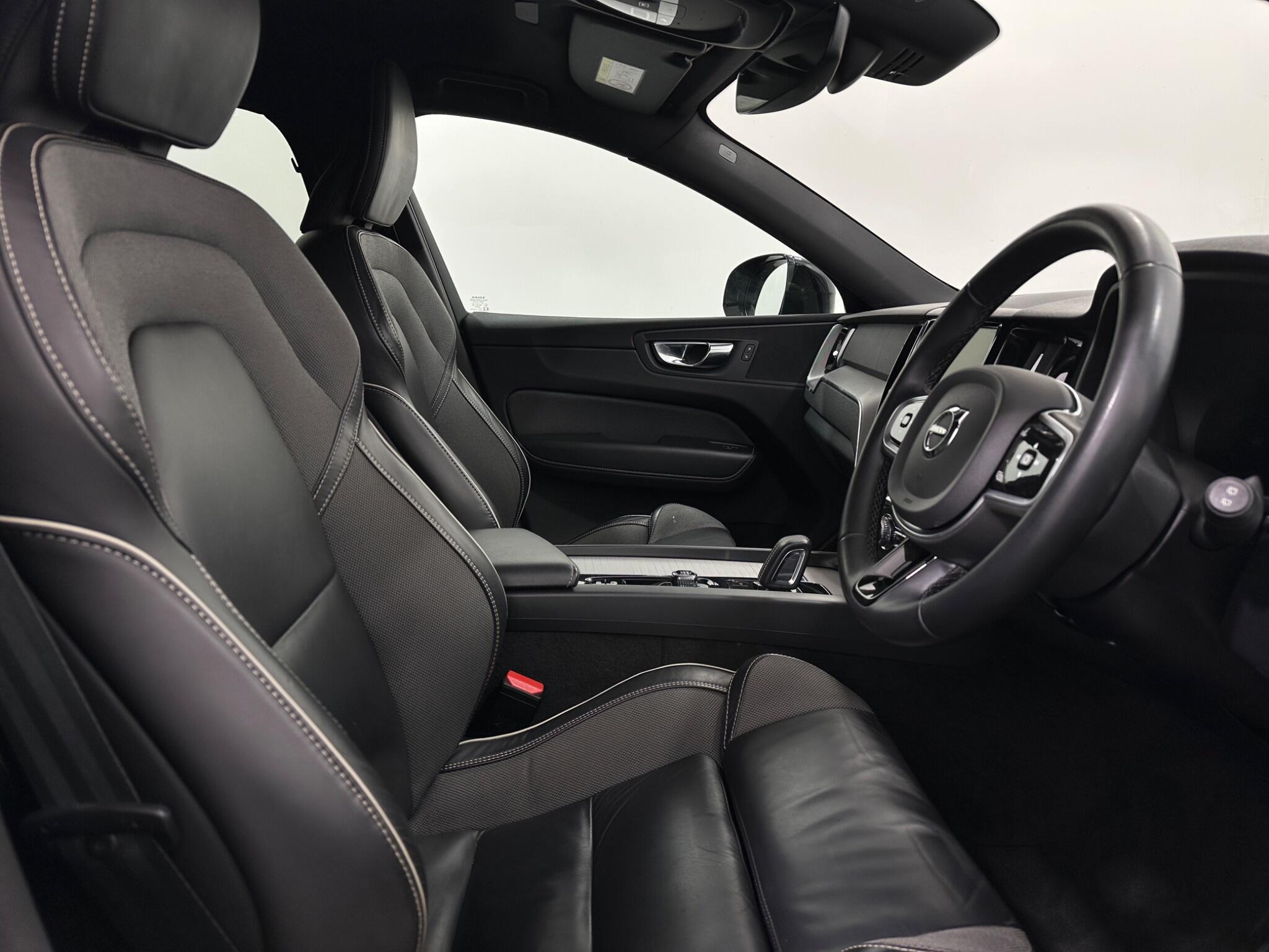 Volvo XC60 view 32