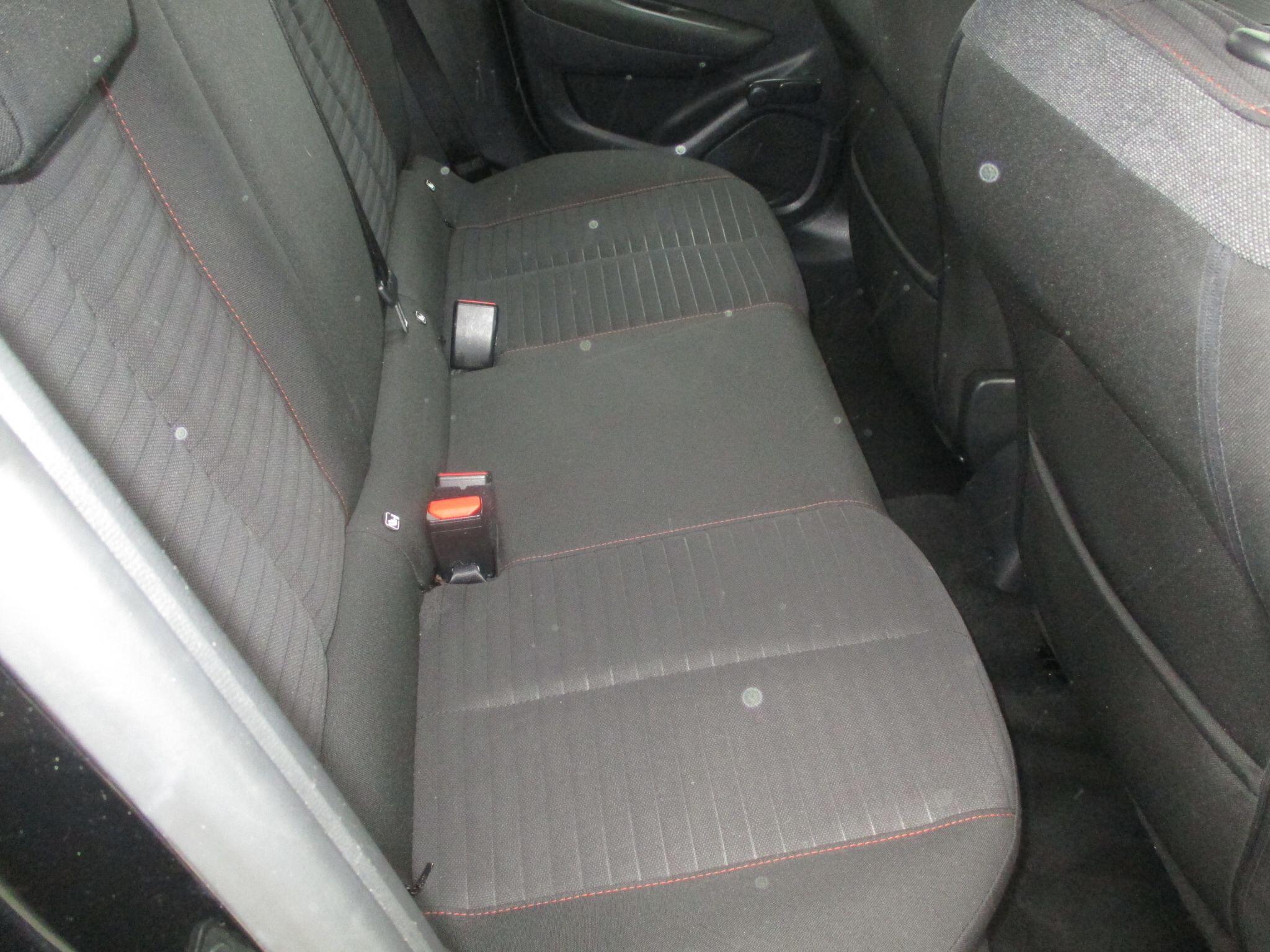 Peugeot 208 view 24