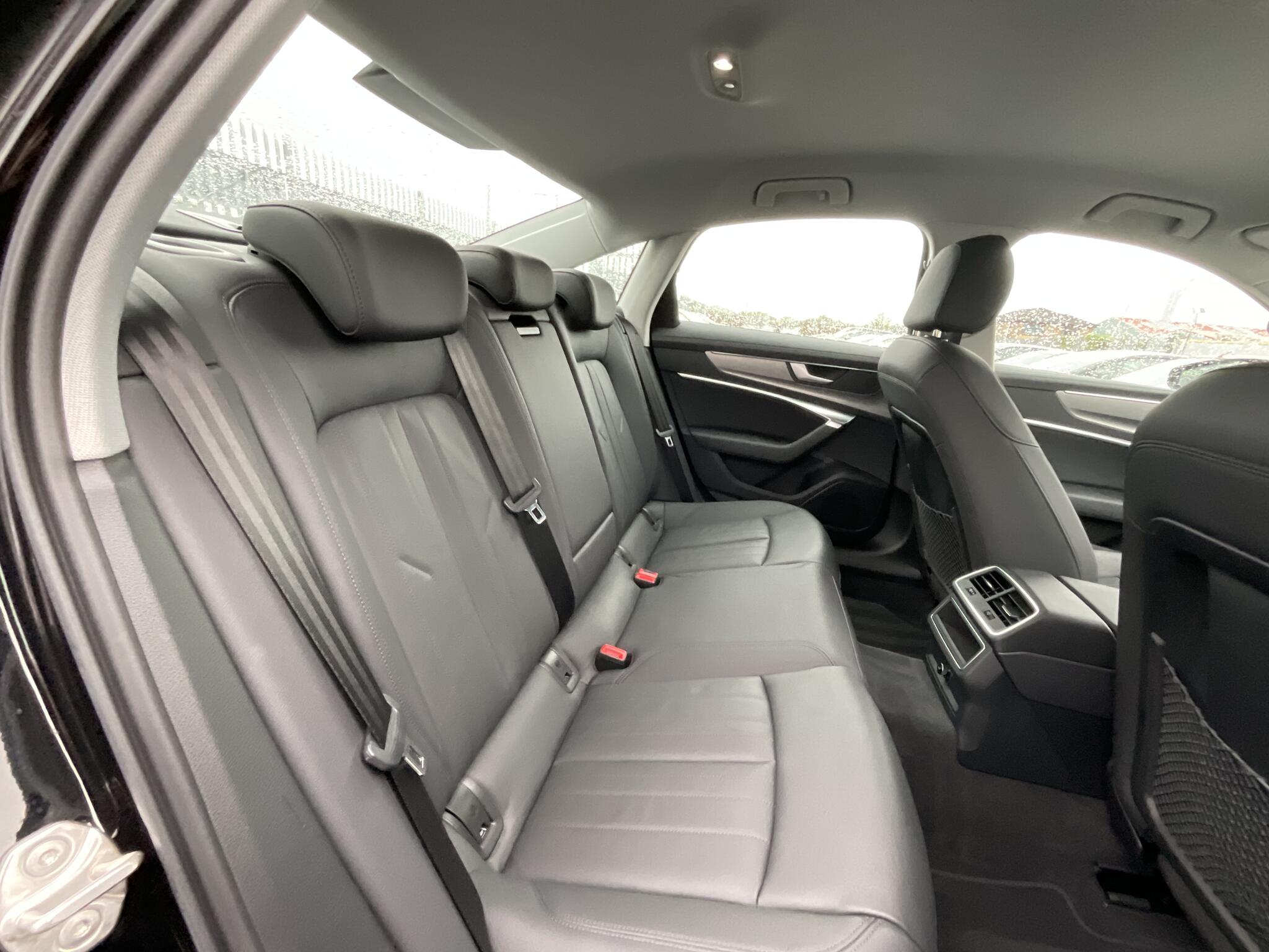 Audi A6 view 31
