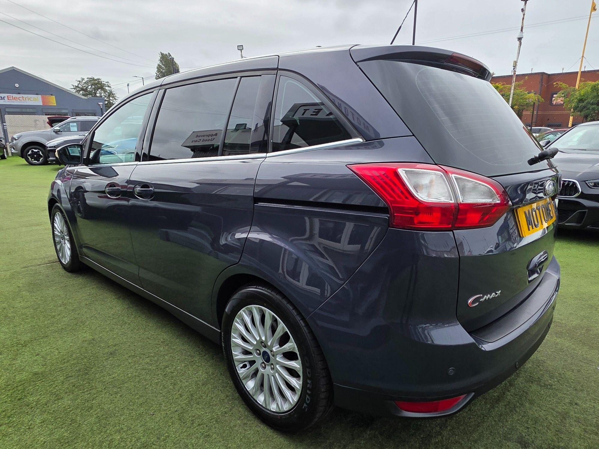 Ford Grand C-Max view 4