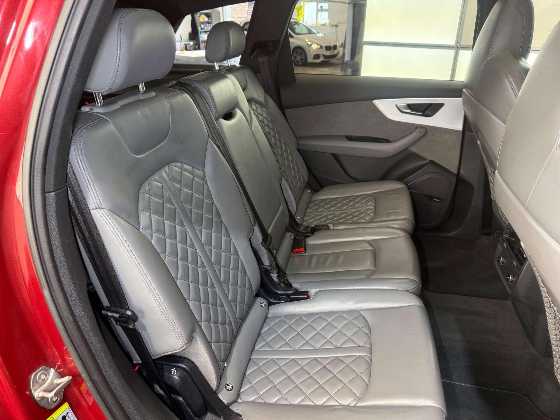 Audi SQ7 view 20