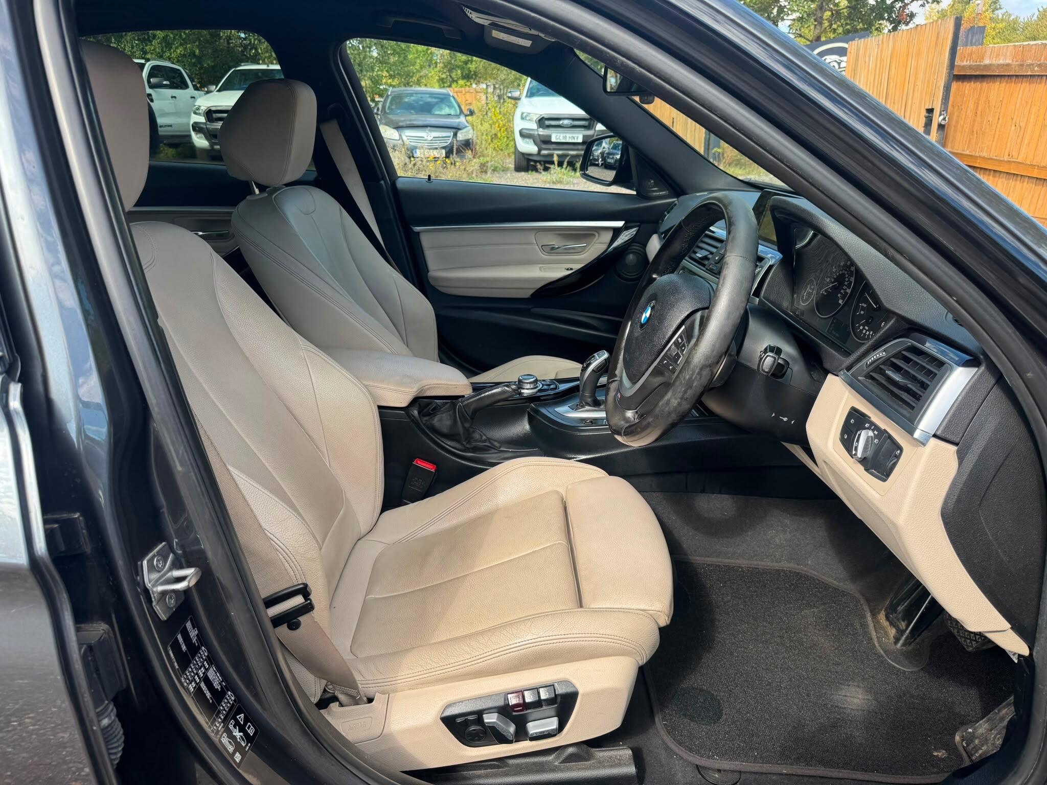 BMW 3 Series view 22
