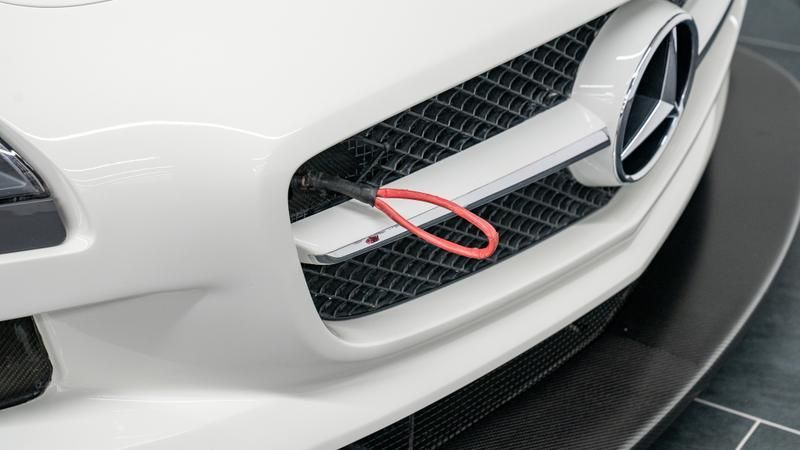 Mercedes-Benz SLS view 12