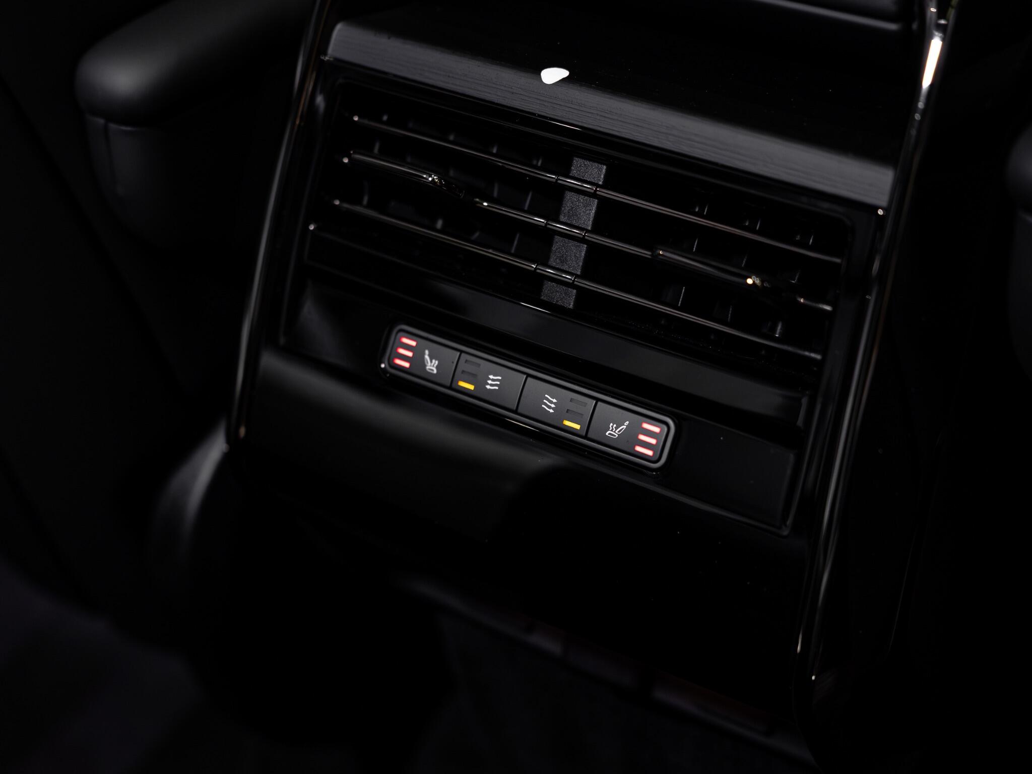 Land Rover Range Rover Sport view 25