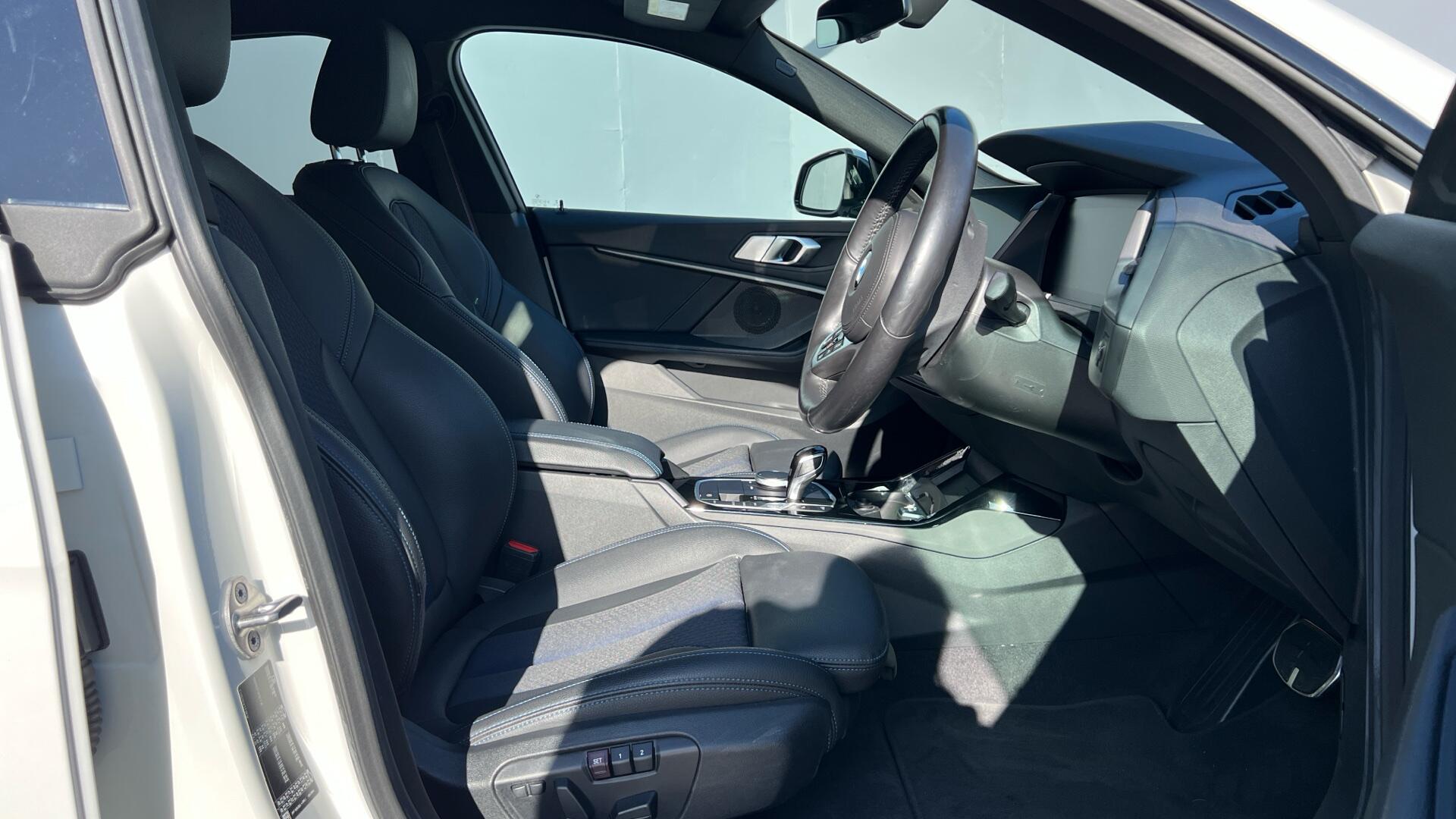 BMW 2 Series view 11
