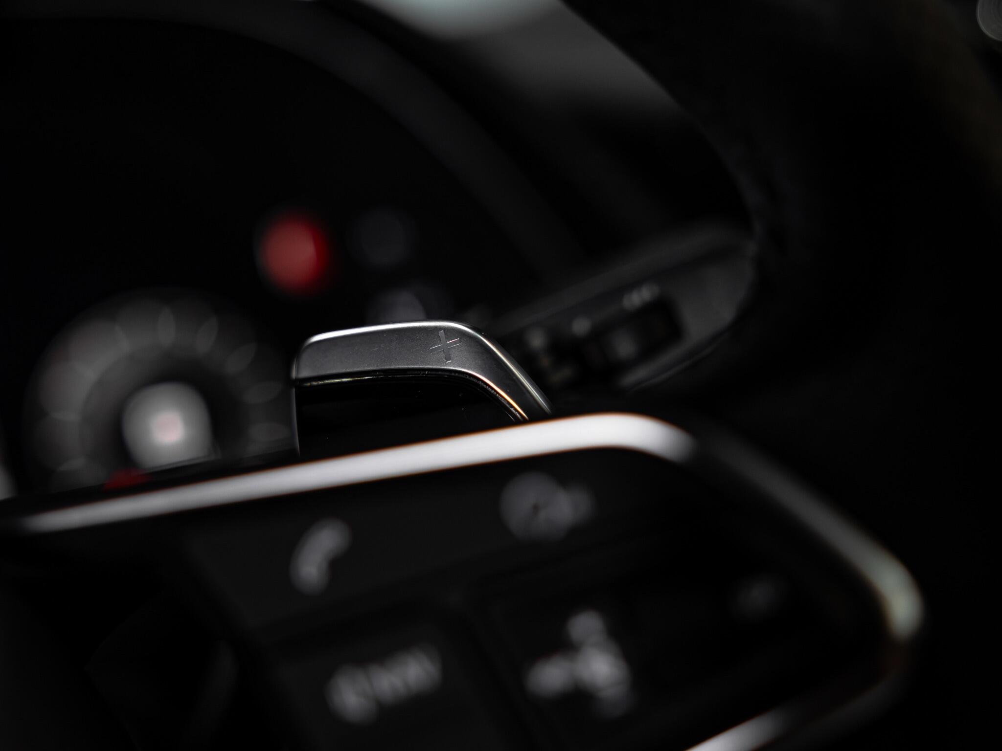 Audi R8 view 25