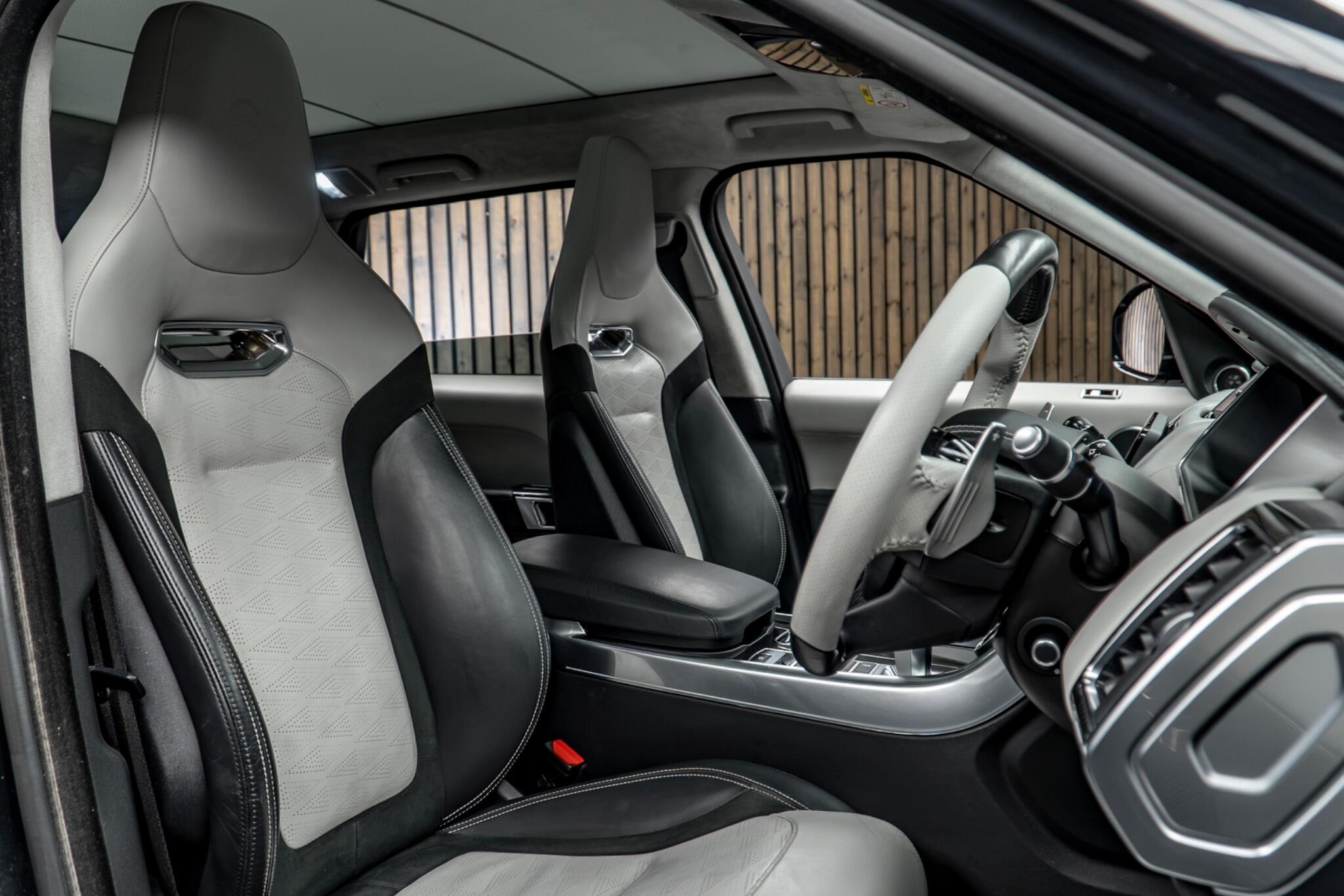 Land Rover Range Rover Sport view 2