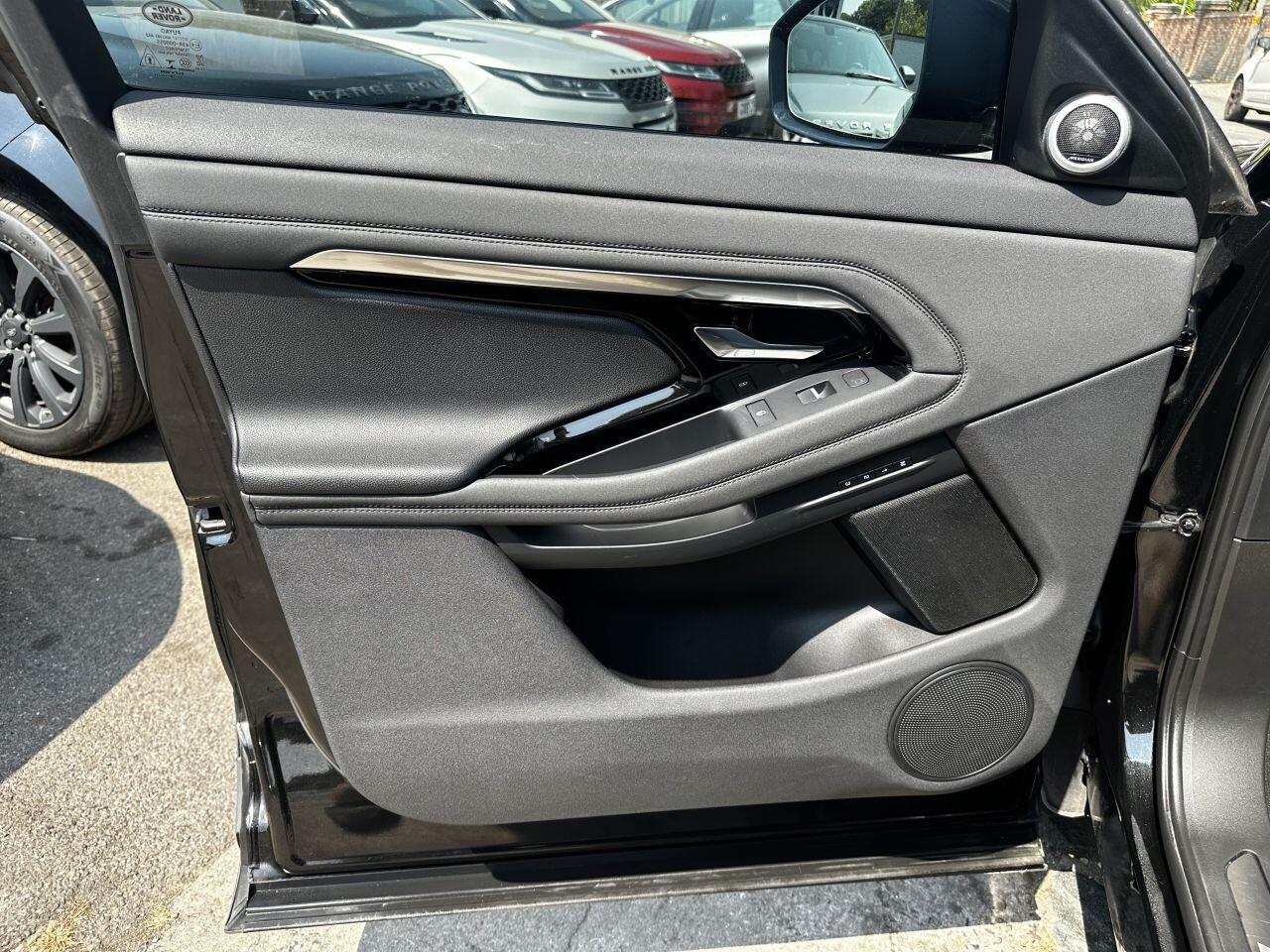Land Rover Range Rover Evoque view 26
