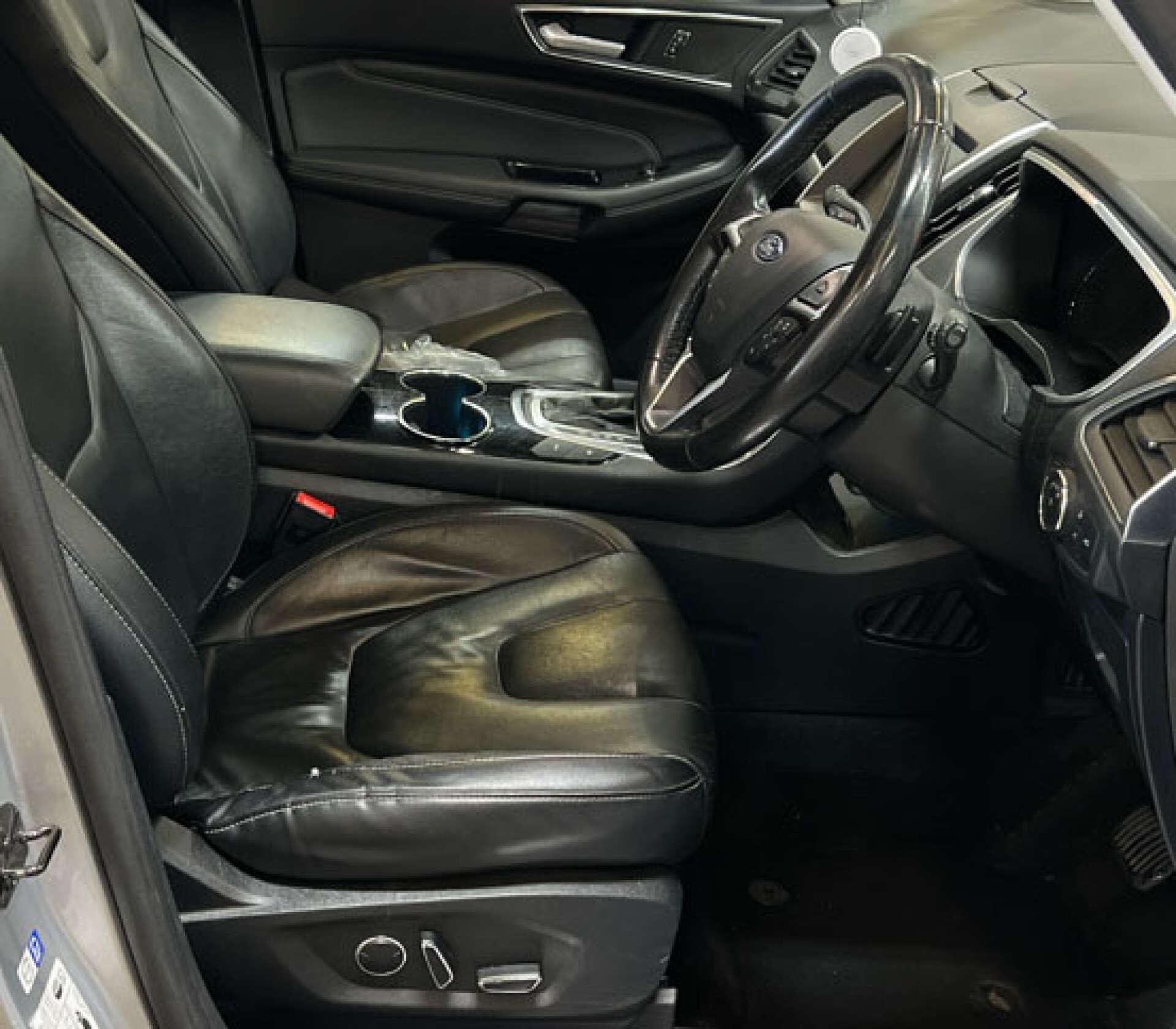 Ford S-Max view 4