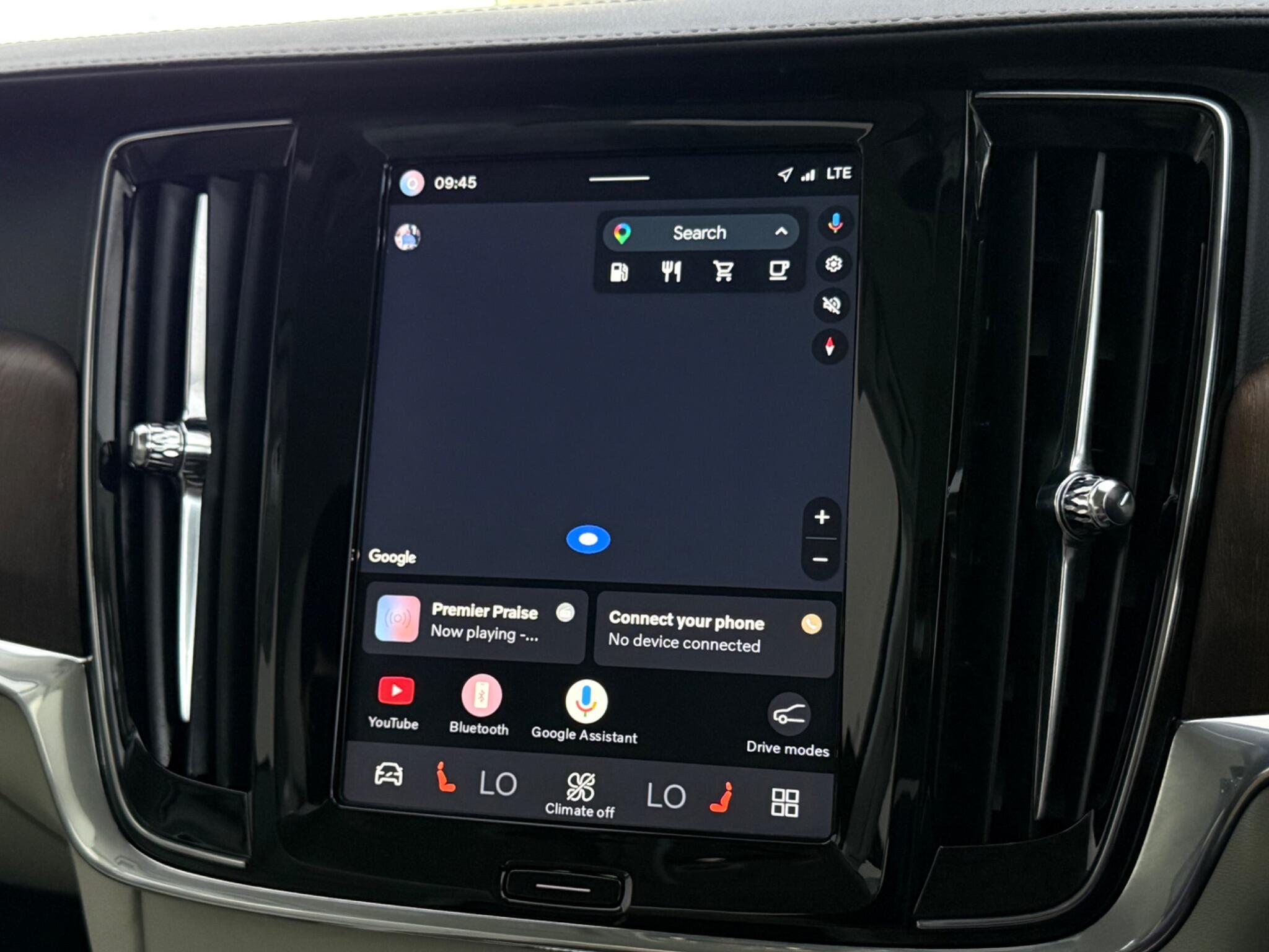 Volvo V90 Cross Country view 26