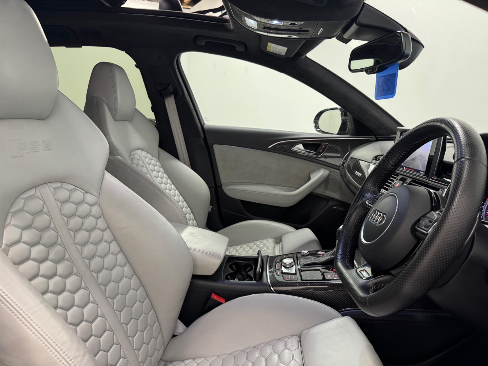 Audi RS6 view 12