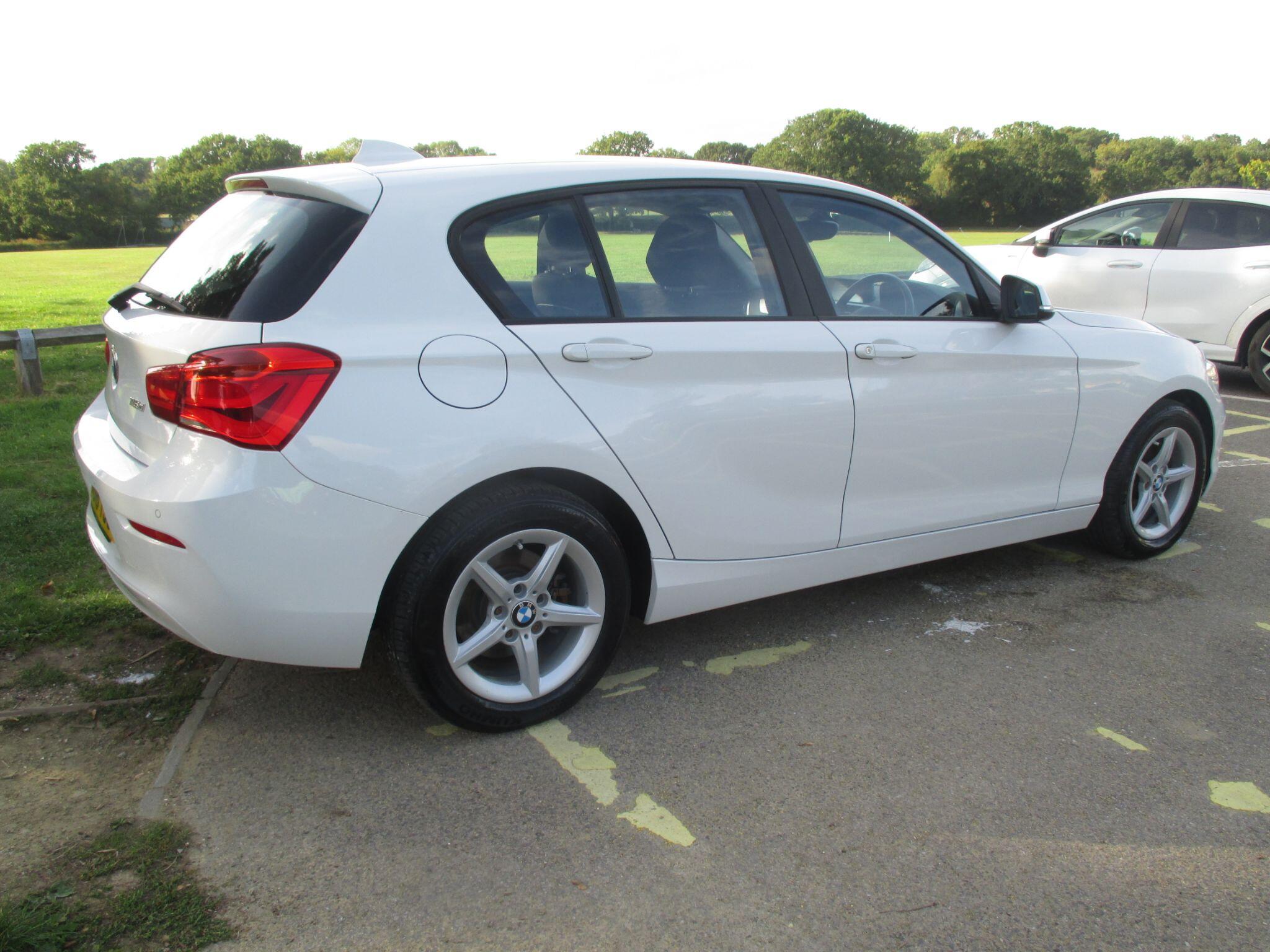 BMW 1 Series view 8