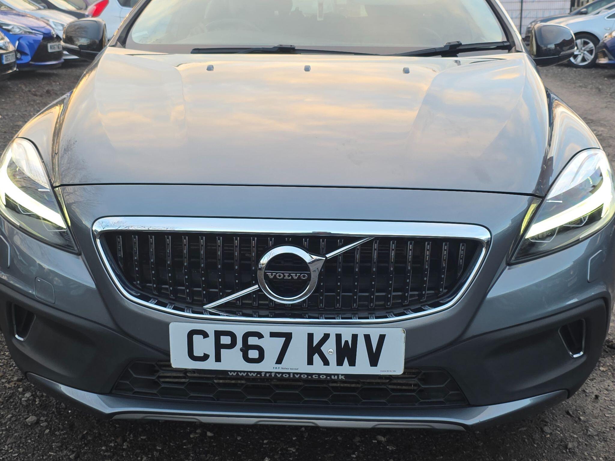 2017 Volvo V40 Cross Country 2.0 T3 Pro Euro 6 (s/s) 5dr • 44,733 miles image 12