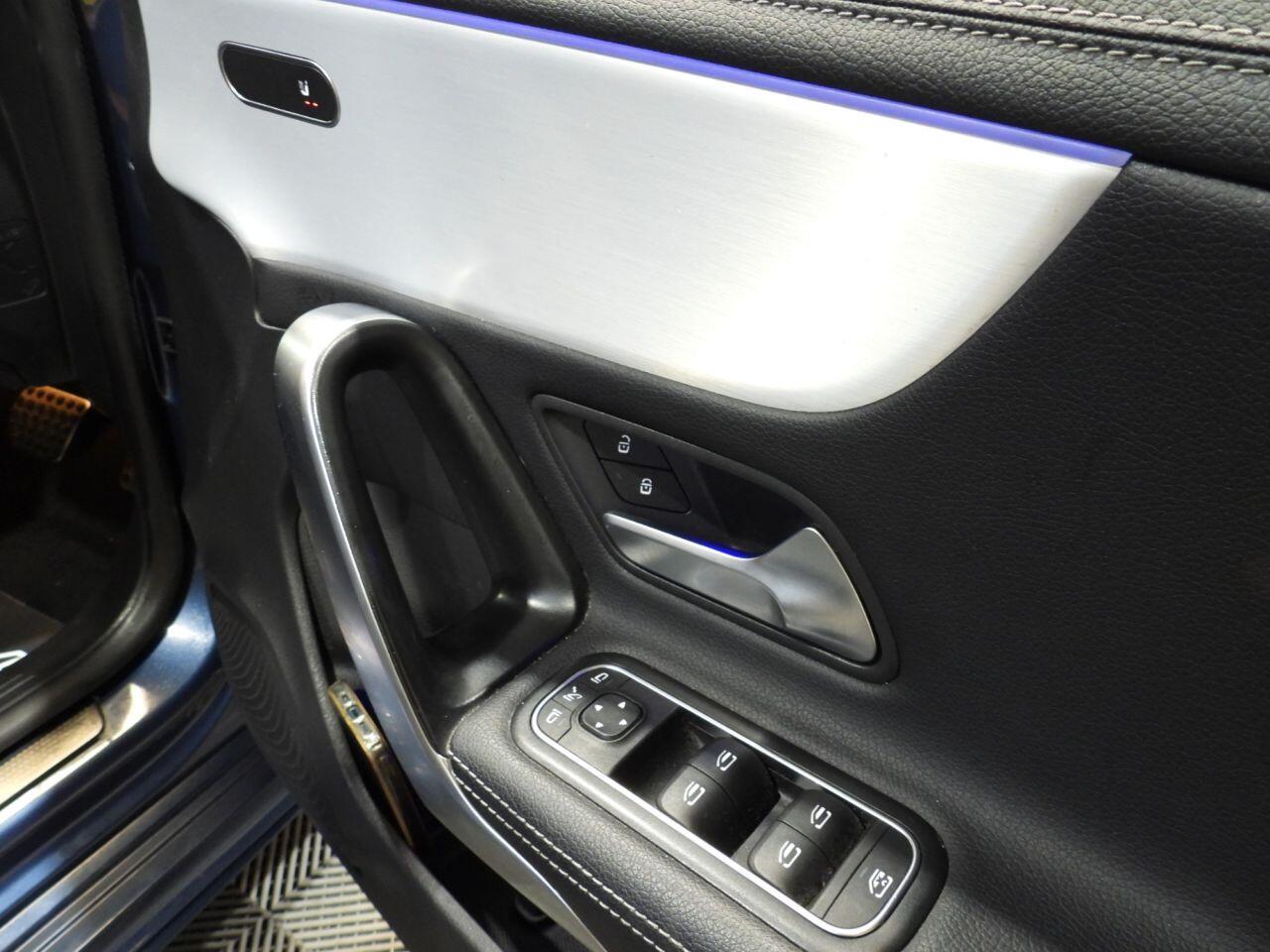 Mercedes-Benz Cla view 31