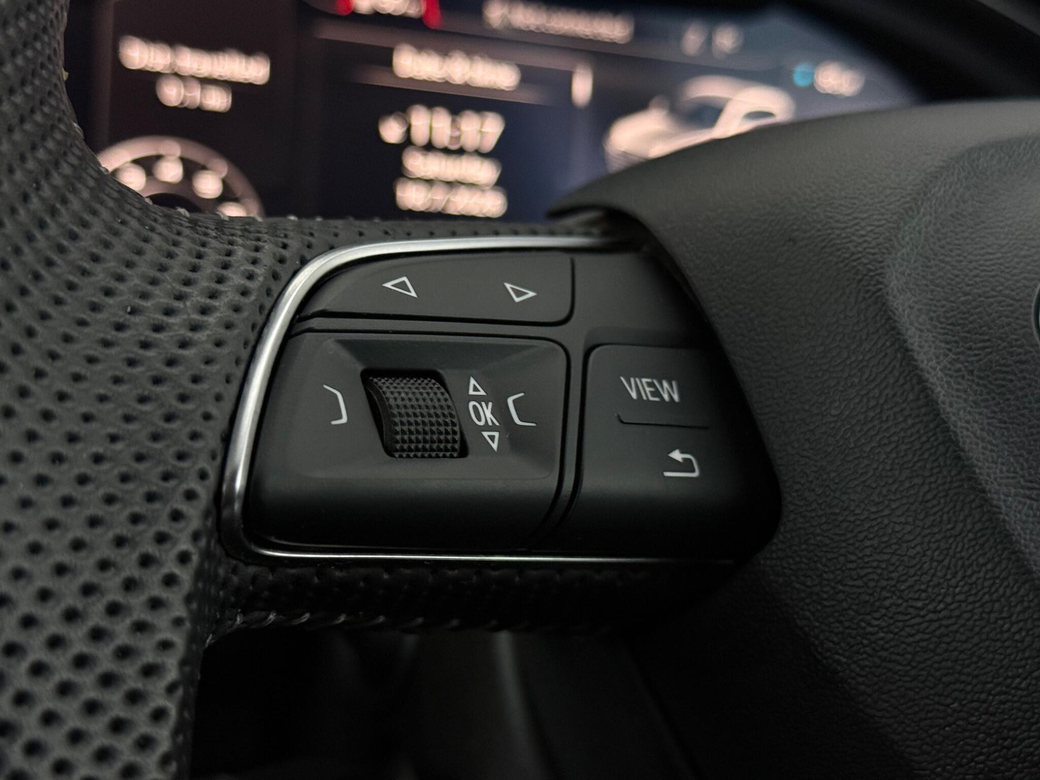 Audi Q5 view 15