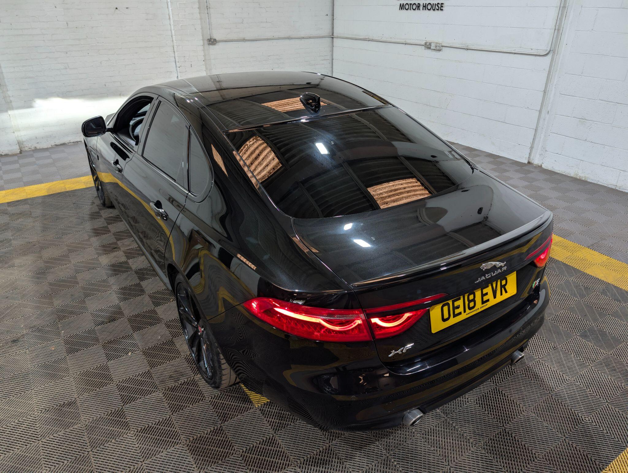 Jaguar XF view 11