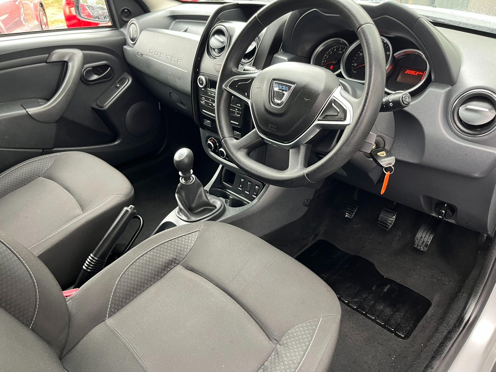 Dacia Duster view 12